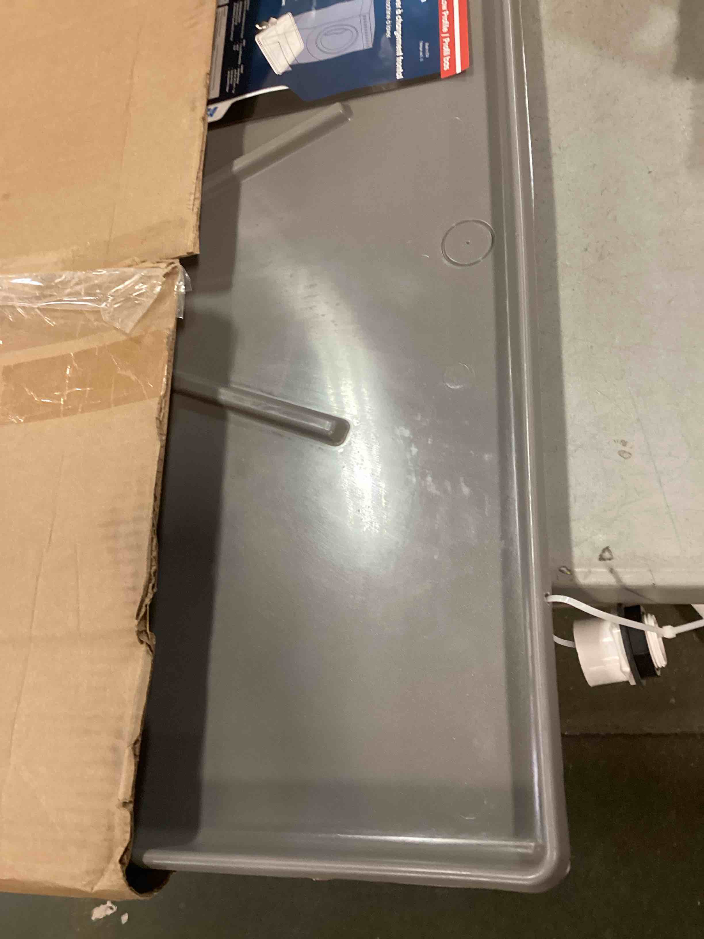 https://s3.amazonaws.com/lotting-images-prod/bidfta/YEL6474589_1717856550891.jpeg