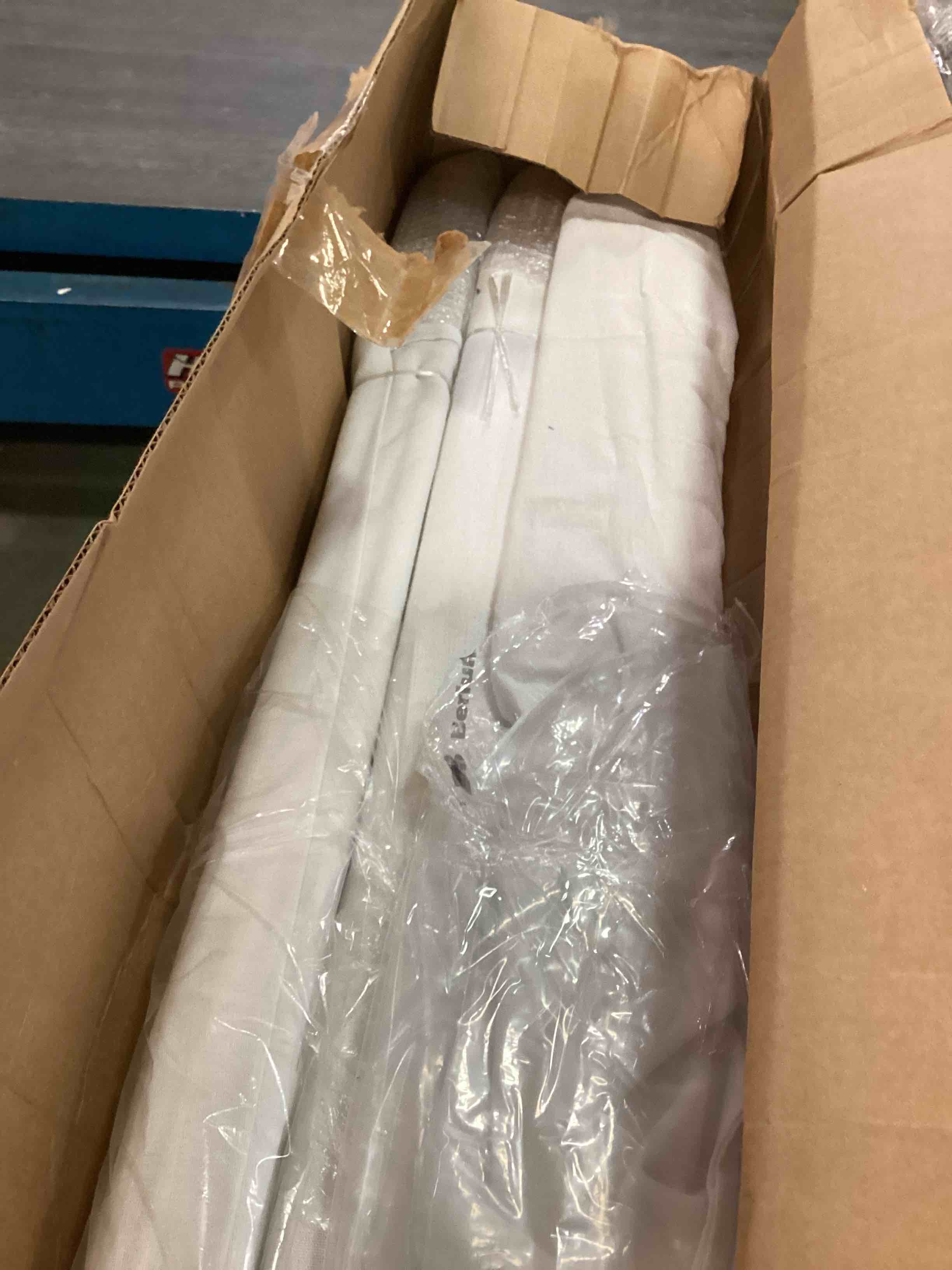 https://s3.amazonaws.com/lotting-images-prod/bidfta/YEL6474603_1717858054975.jpeg