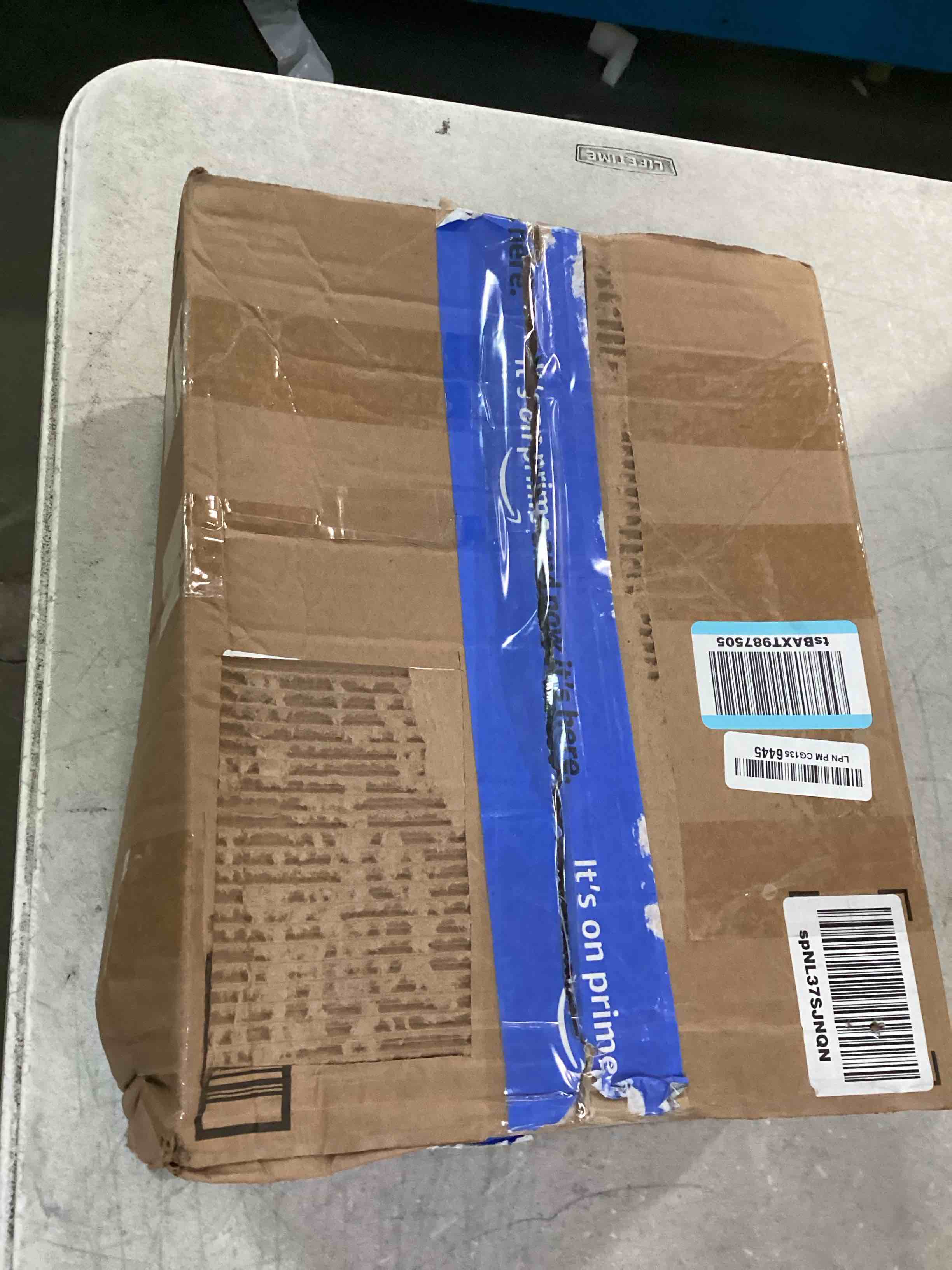 https://s3.amazonaws.com/lotting-images-prod/bidfta/YEL6474712_1718034574893.jpeg