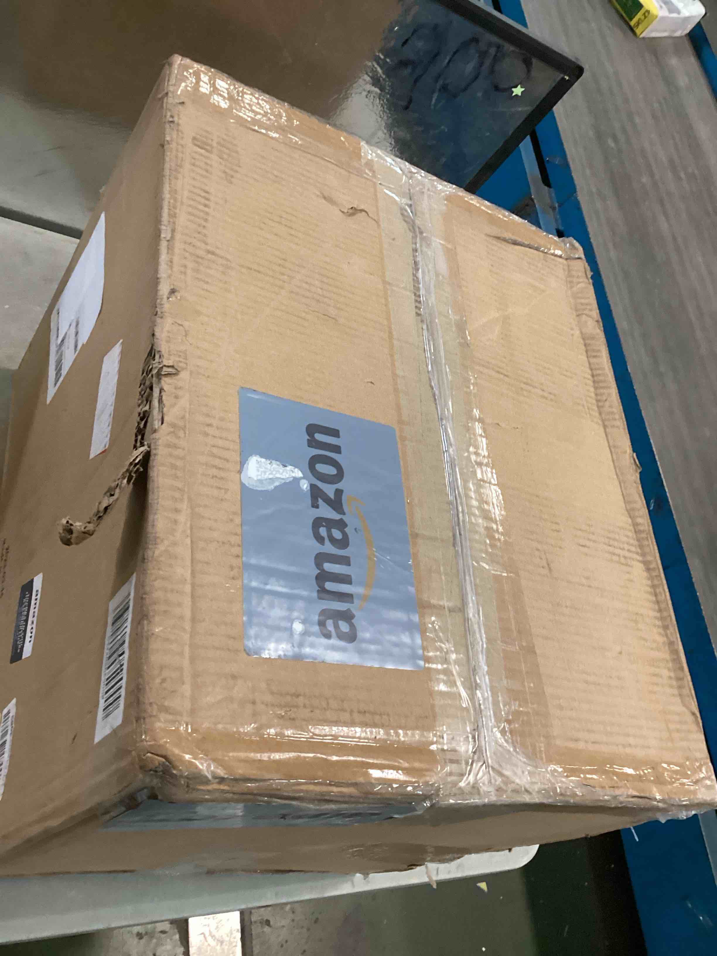 https://s3.amazonaws.com/lotting-images-prod/bidfta/YEL6475401_1718302489578.jpeg