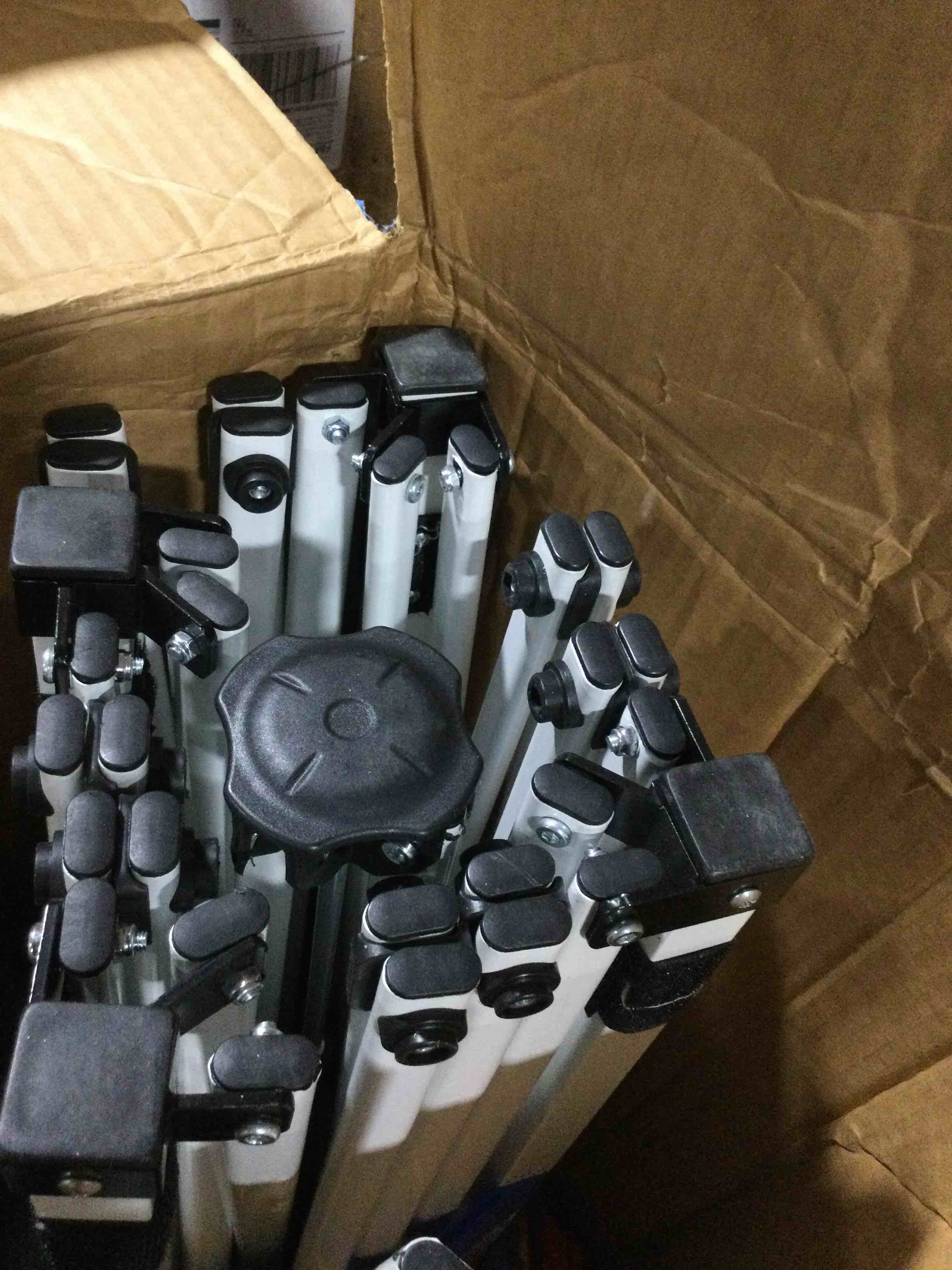 https://s3.amazonaws.com/lotting-images-prod/bidfta/YEL6482478_1721684054024.jpeg
