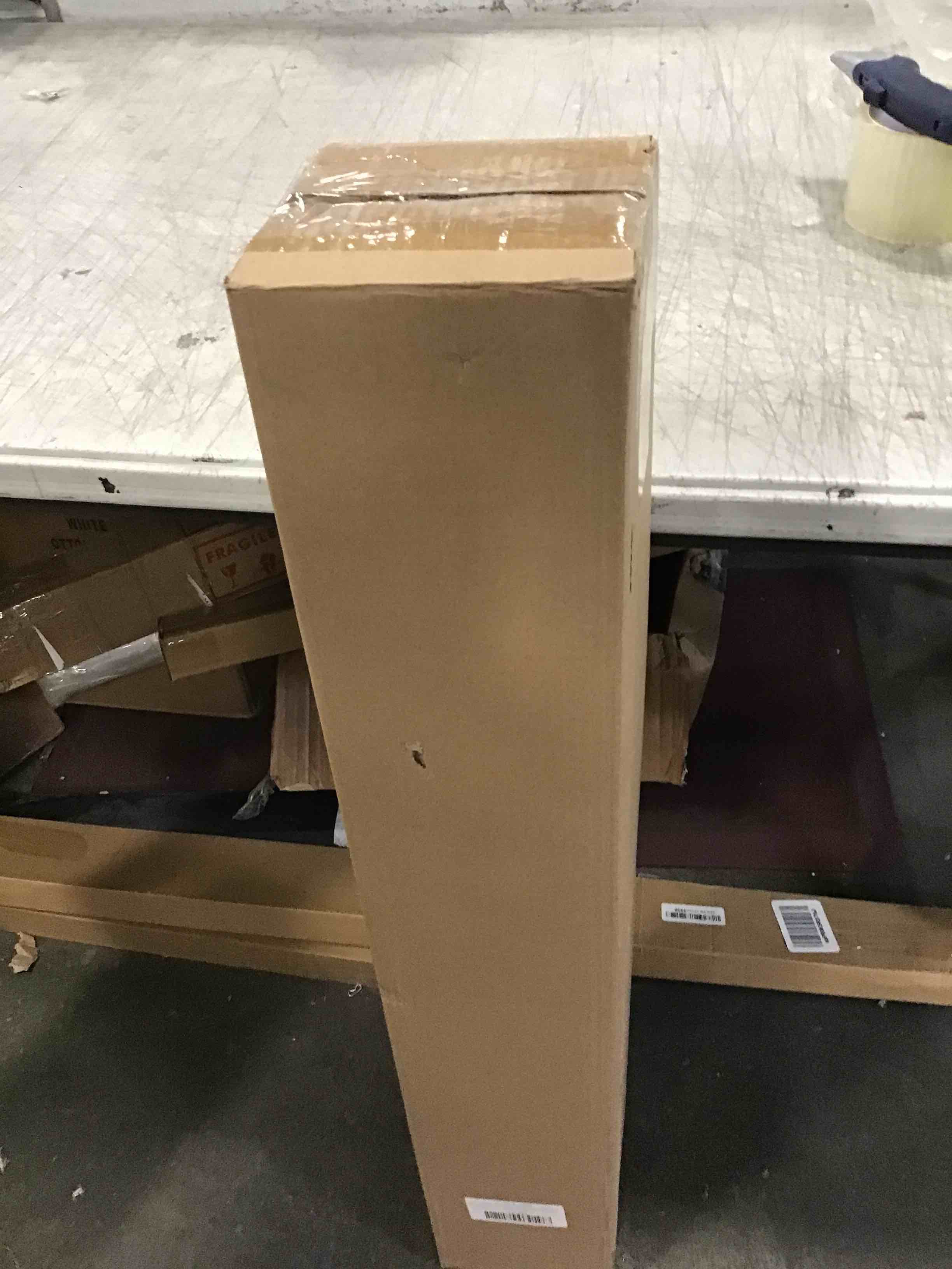 https://s3.amazonaws.com/lotting-images-prod/bidfta/YEL6488115_1717176175336.jpeg