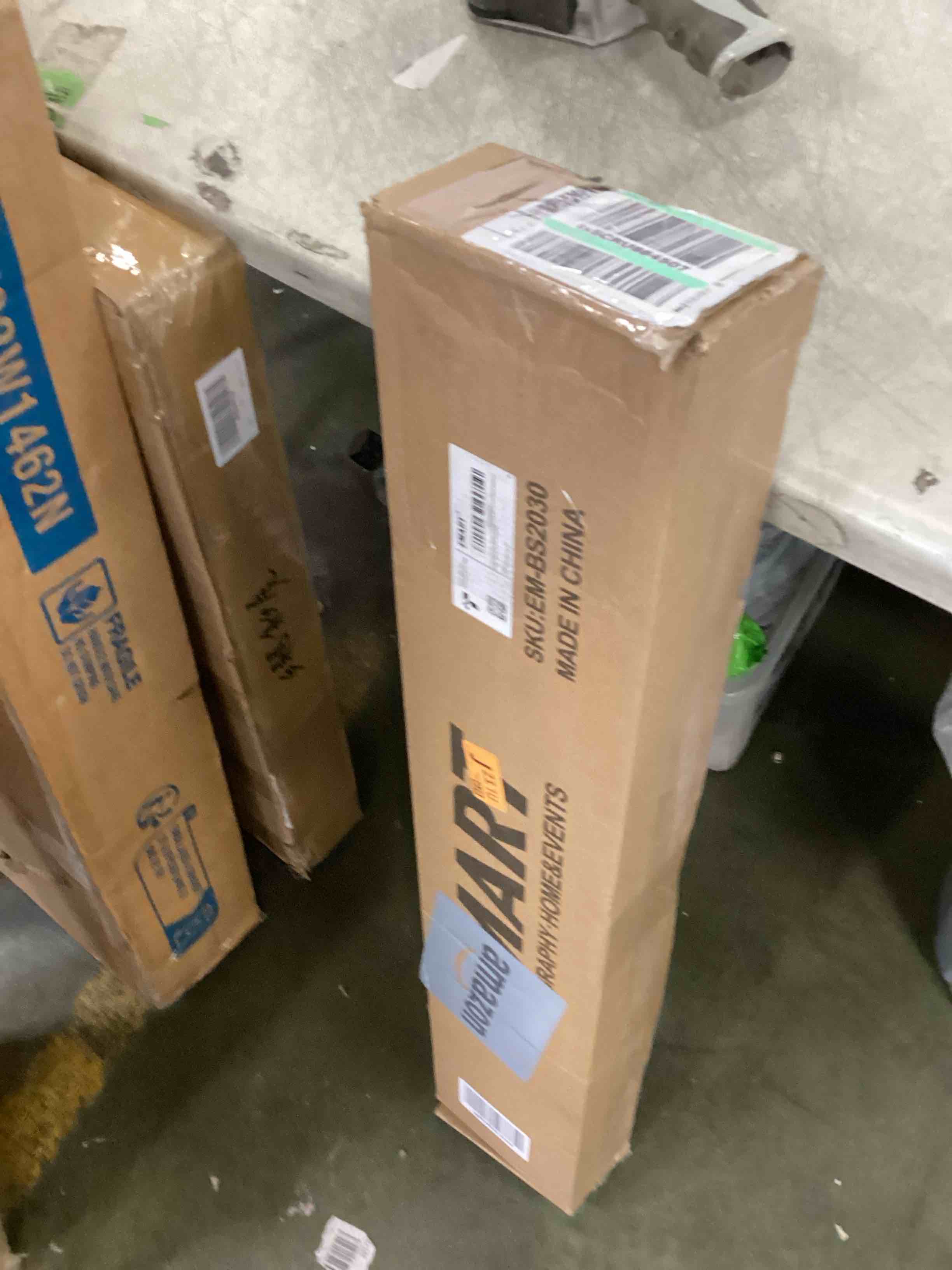 https://s3.amazonaws.com/lotting-images-prod/bidfta/YEL6490367_1717677393800.jpeg