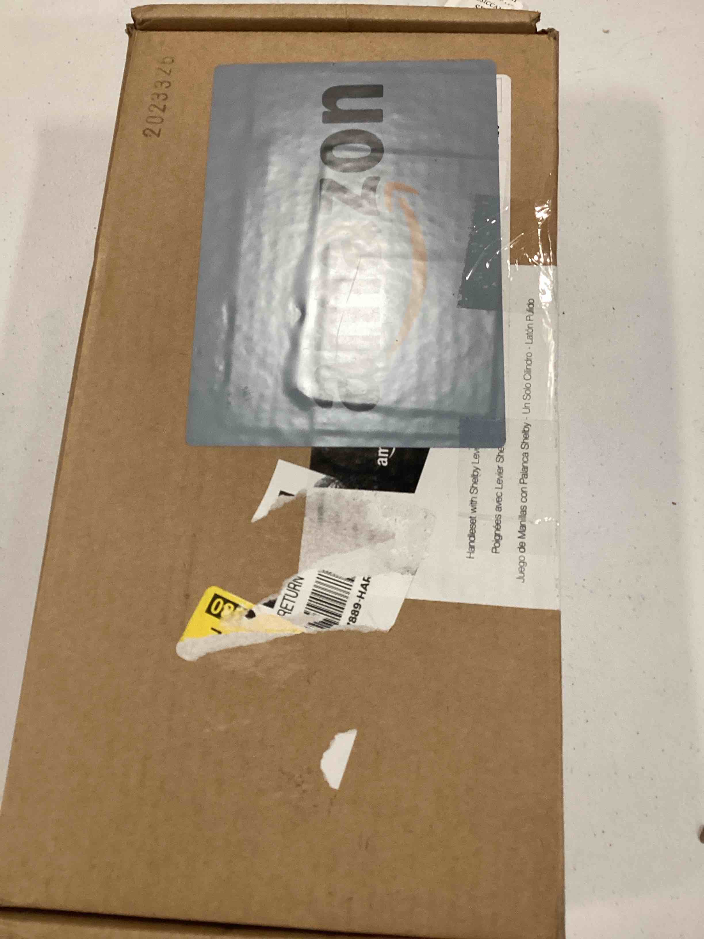 https://s3.amazonaws.com/lotting-images-prod/bidfta/YEL6491126_1717514704401.jpeg