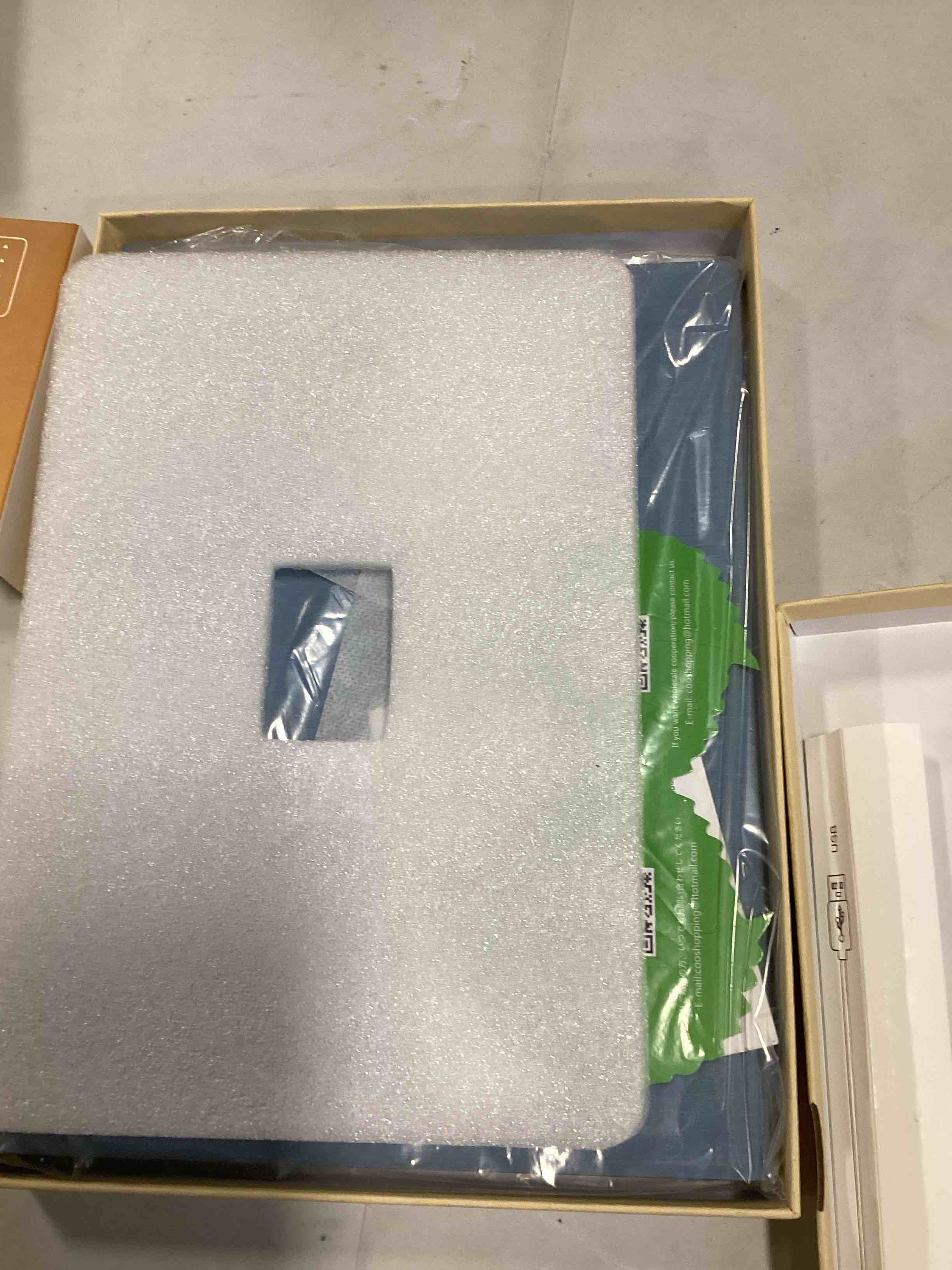 https://s3.amazonaws.com/lotting-images-prod/bidfta/YEL6491382_1717789935537.jpeg