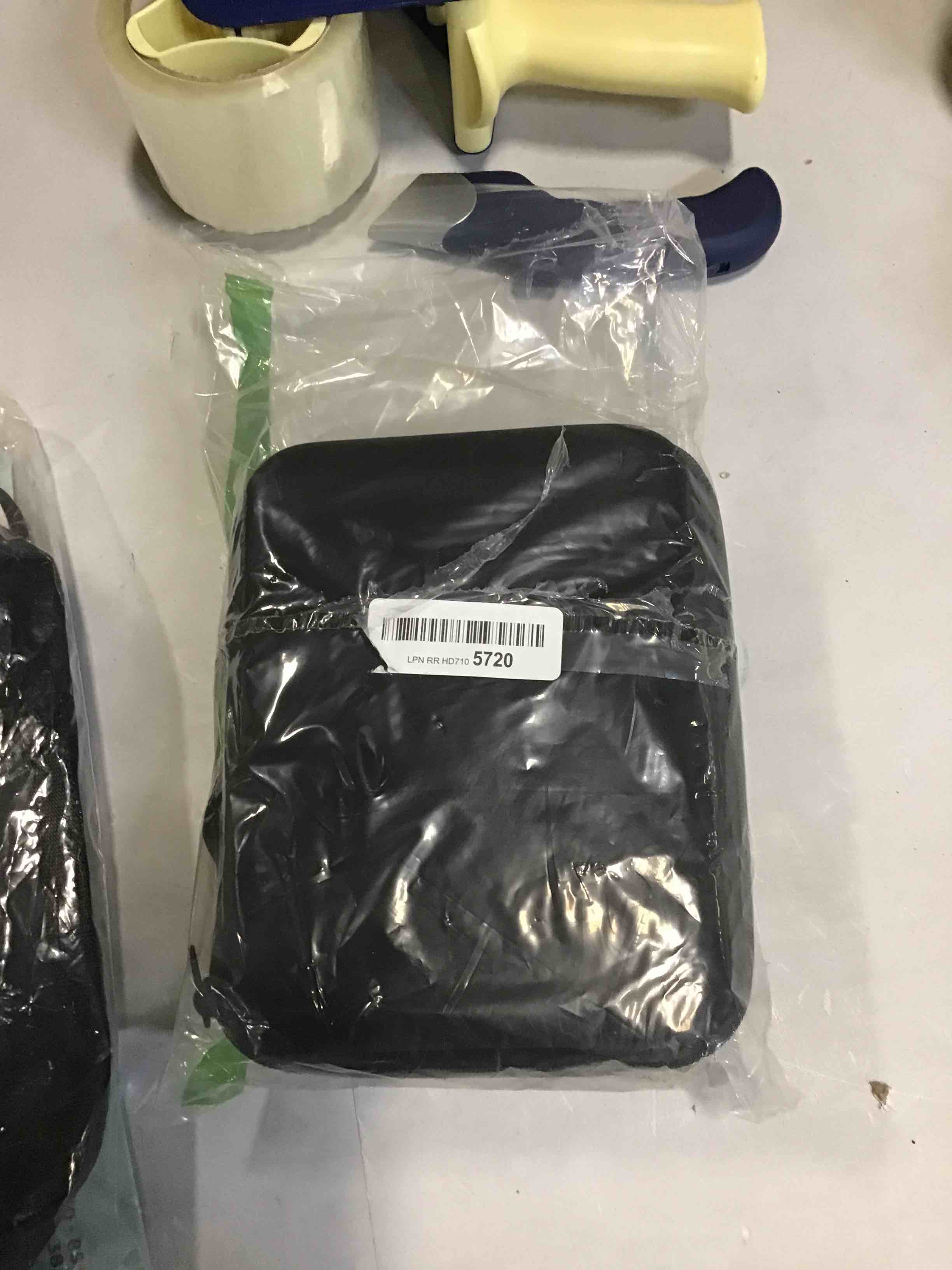 https://s3.amazonaws.com/lotting-images-prod/bidfta/YEL6491907_1718298536743.jpeg