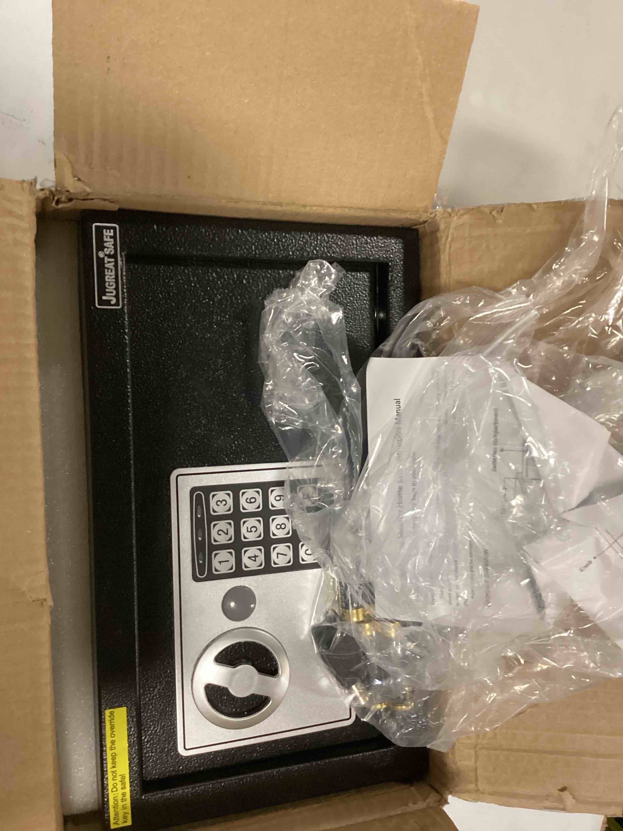 https://s3.amazonaws.com/lotting-images-prod/bidfta/YEL6492116_1718376390927.jpeg