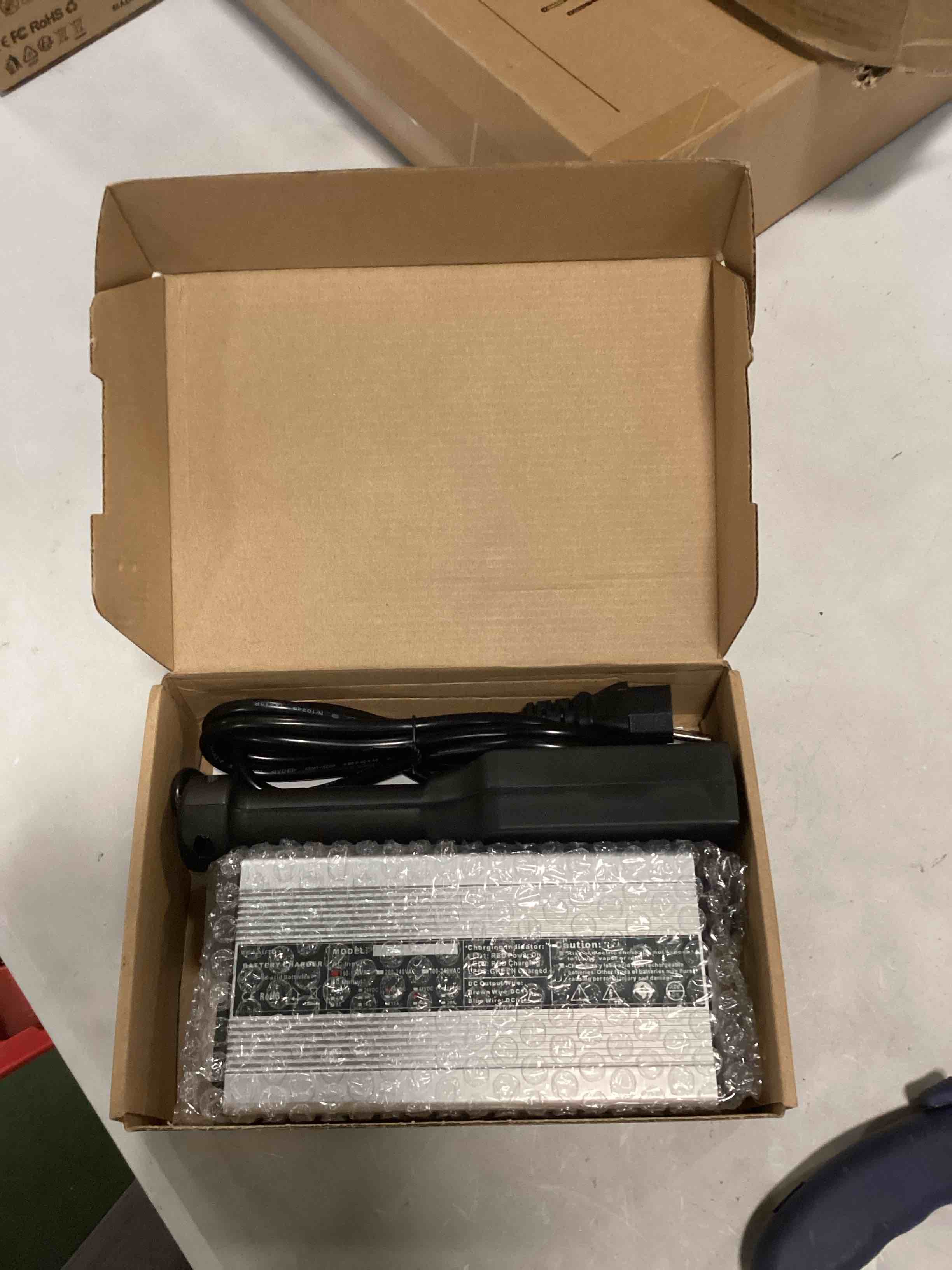 https://s3.amazonaws.com/lotting-images-prod/bidfta/YEL6492157_1718383545805.jpeg