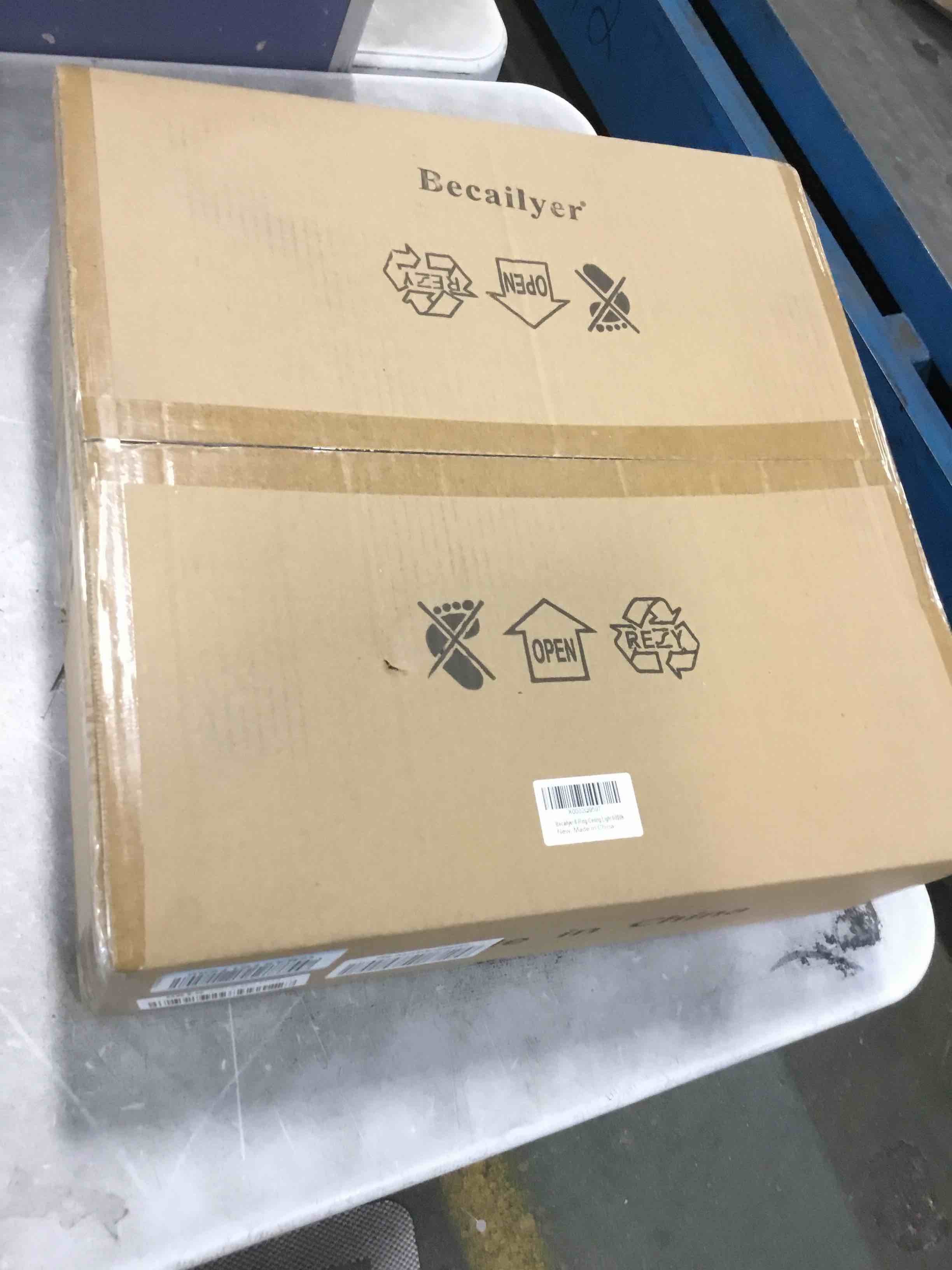 https://s3.amazonaws.com/lotting-images-prod/bidfta/YEL6493822_1717773657818.jpeg