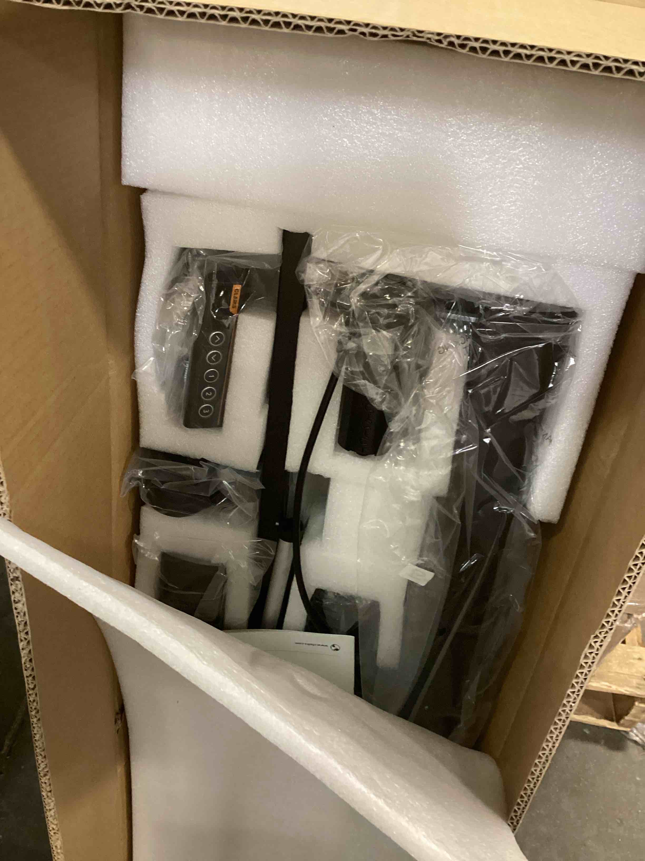 https://s3.amazonaws.com/lotting-images-prod/bidfta/YEL6494302_1717179902929.jpeg