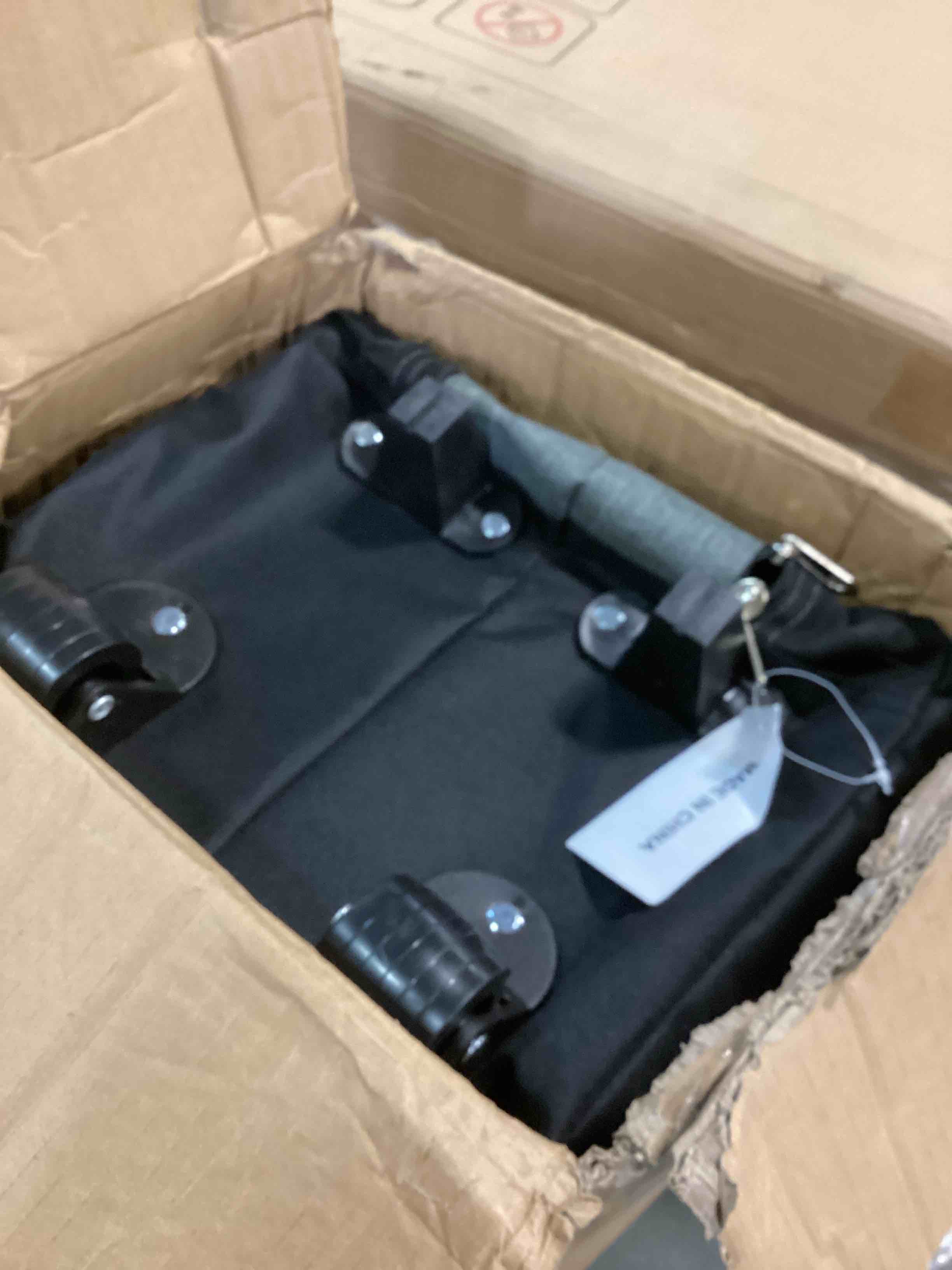 https://s3.amazonaws.com/lotting-images-prod/bidfta/YEL6494310_1717180589443.jpeg
