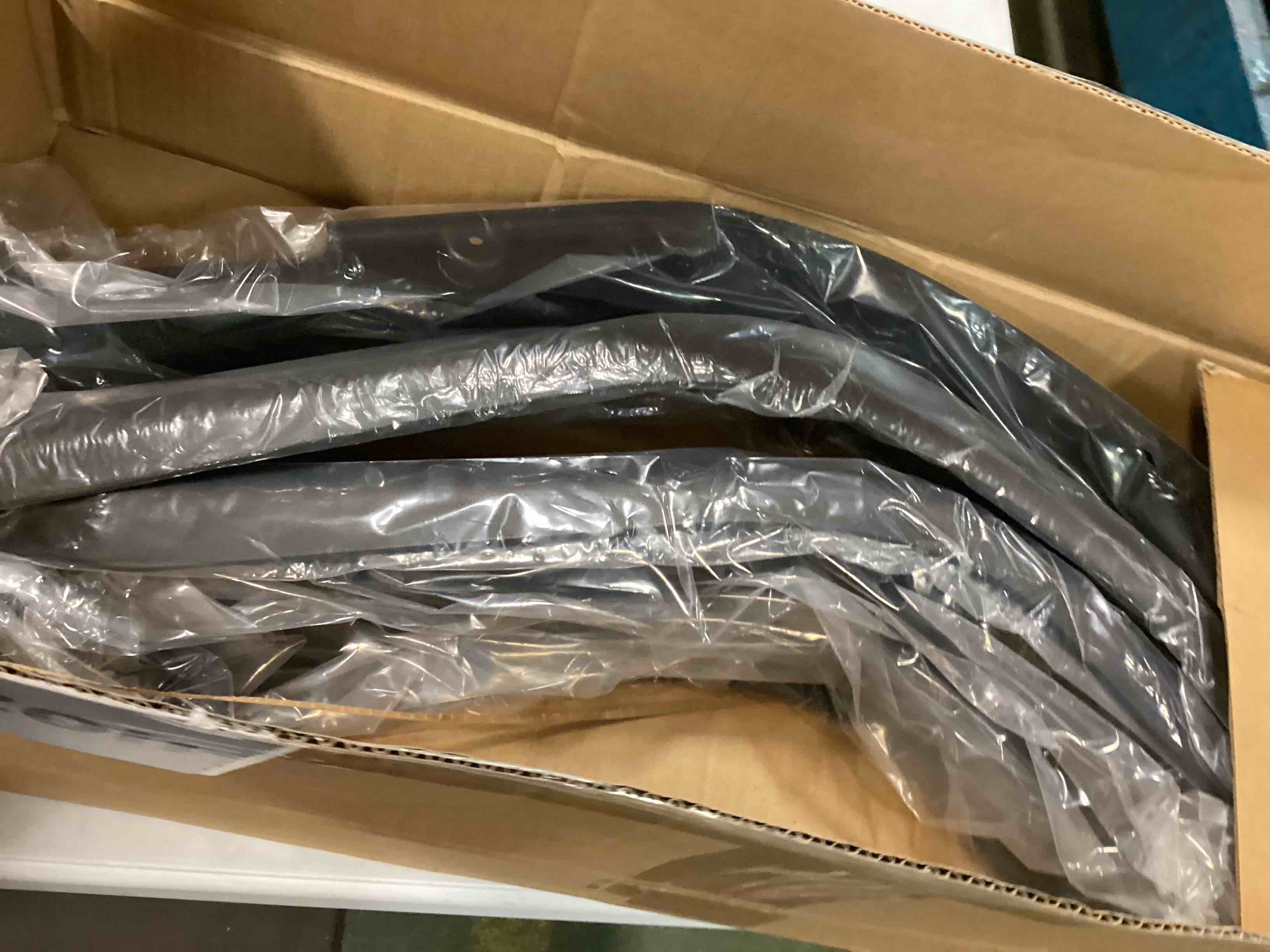 https://s3.amazonaws.com/lotting-images-prod/bidfta/YEL6494744_1717421116277.jpeg