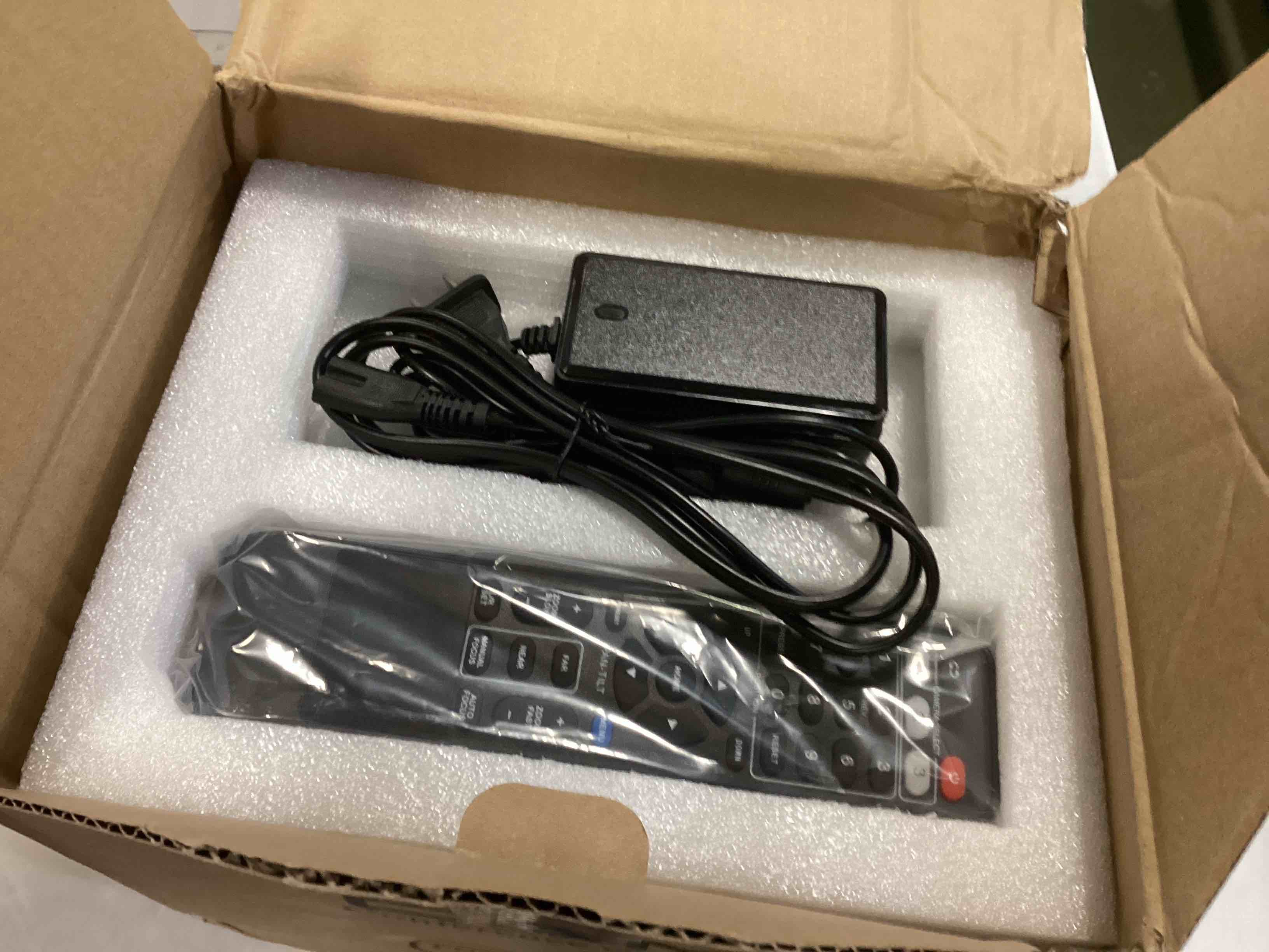 https://s3.amazonaws.com/lotting-images-prod/bidfta/YEL6494932_1717440323404.jpeg