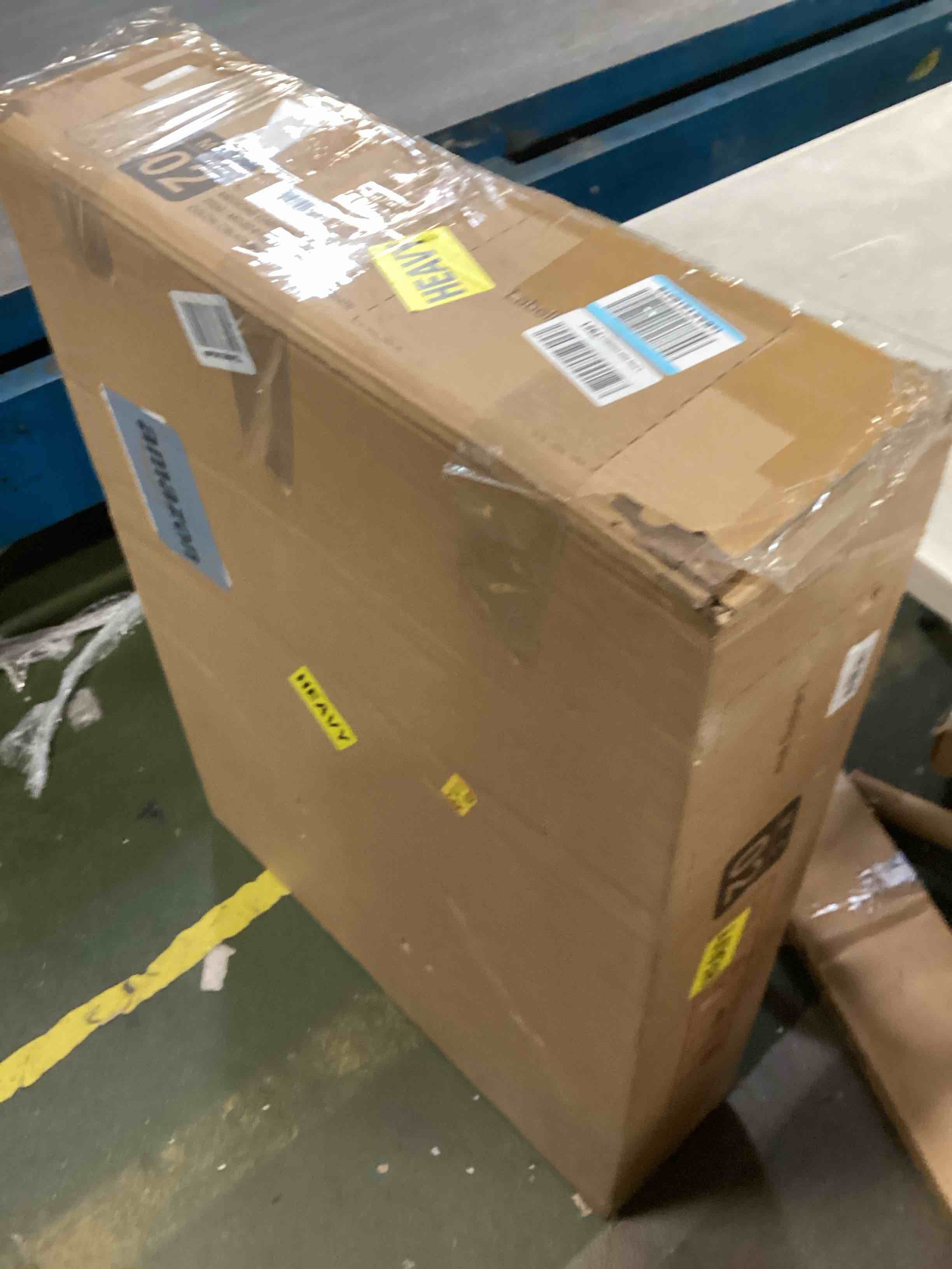 https://s3.amazonaws.com/lotting-images-prod/bidfta/YEL6495238_1717526298913.jpeg