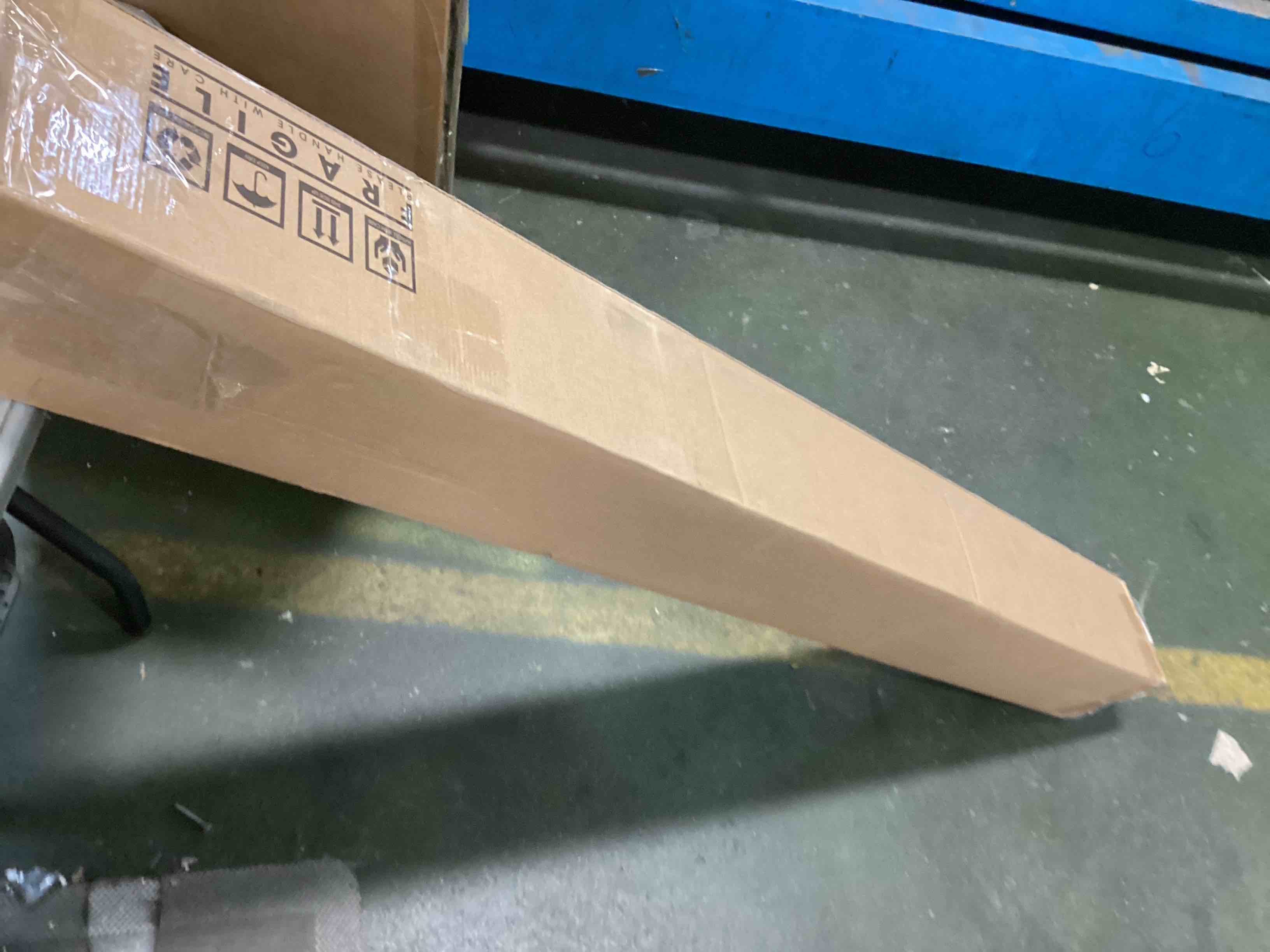 https://s3.amazonaws.com/lotting-images-prod/bidfta/YEL6495323_1717590174656.jpeg