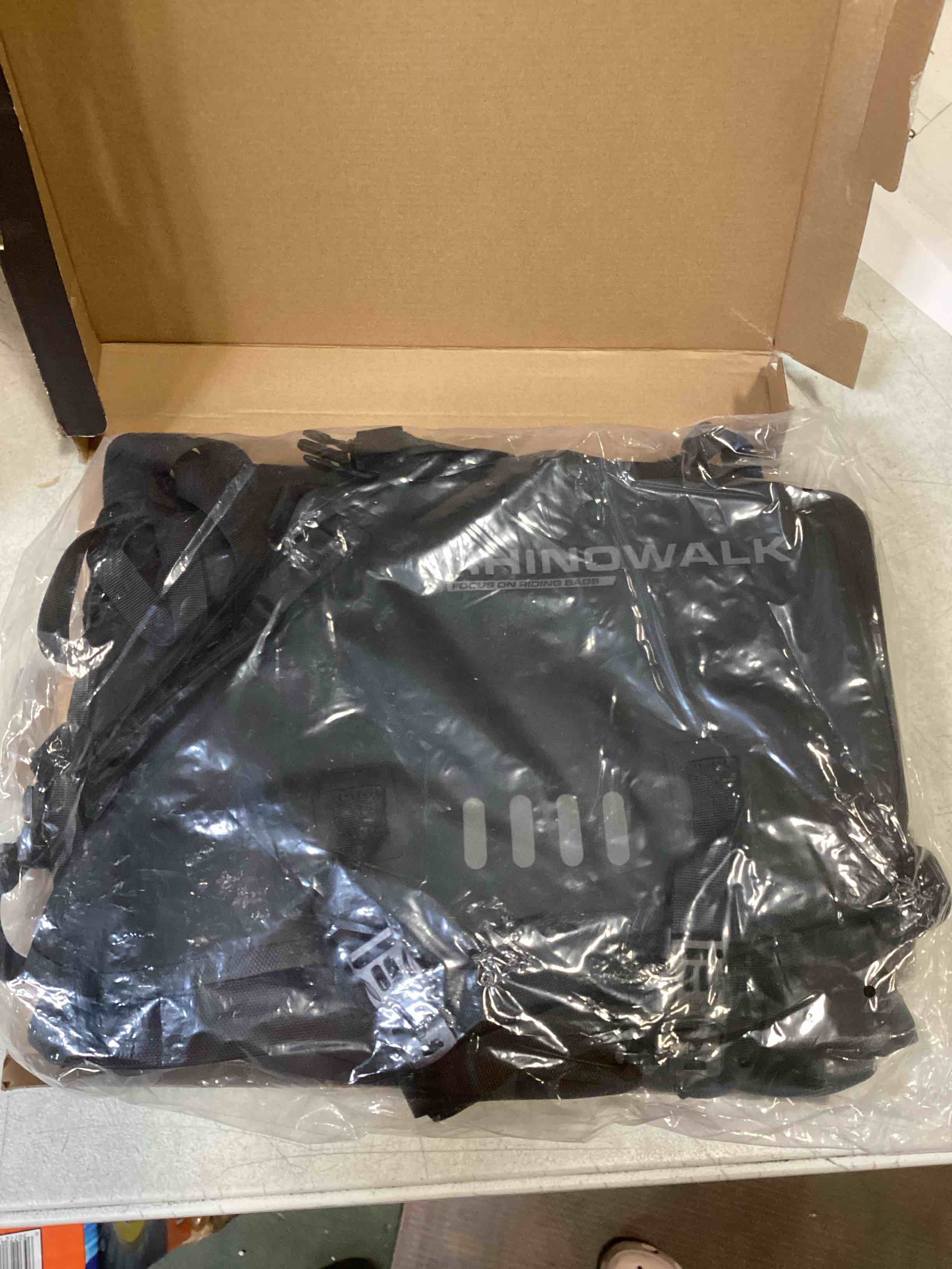 https://s3.amazonaws.com/lotting-images-prod/bidfta/YEL6495550_1717001593279.jpeg