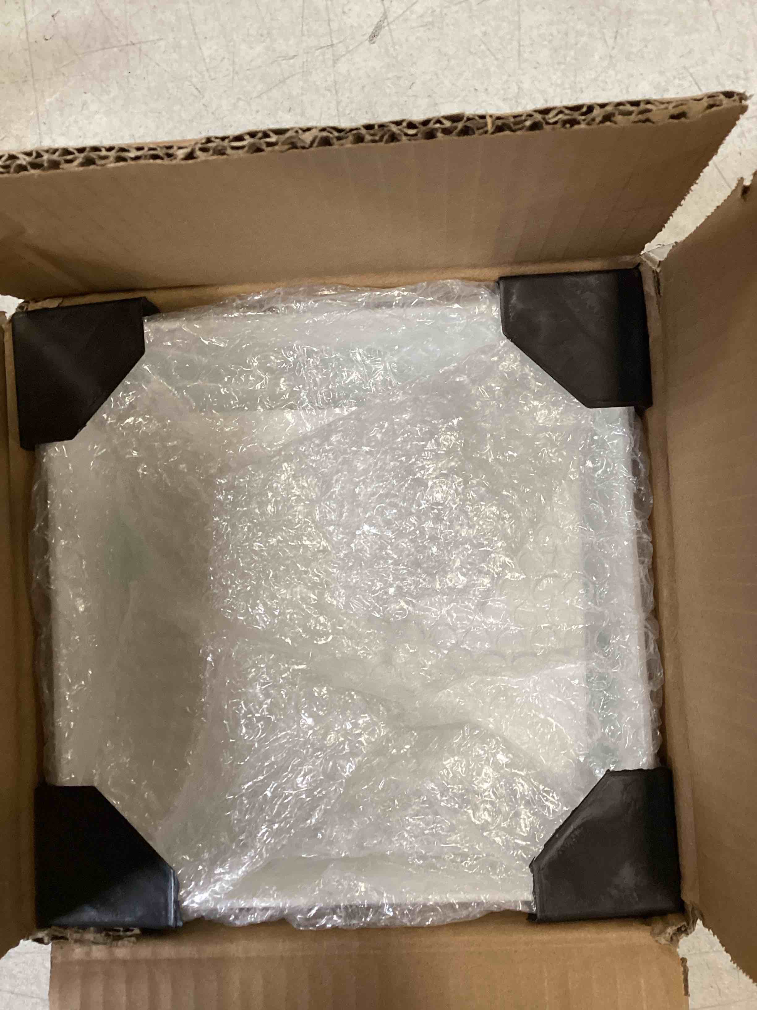 https://s3.amazonaws.com/lotting-images-prod/bidfta/YEL6496275_1718136933906.jpeg