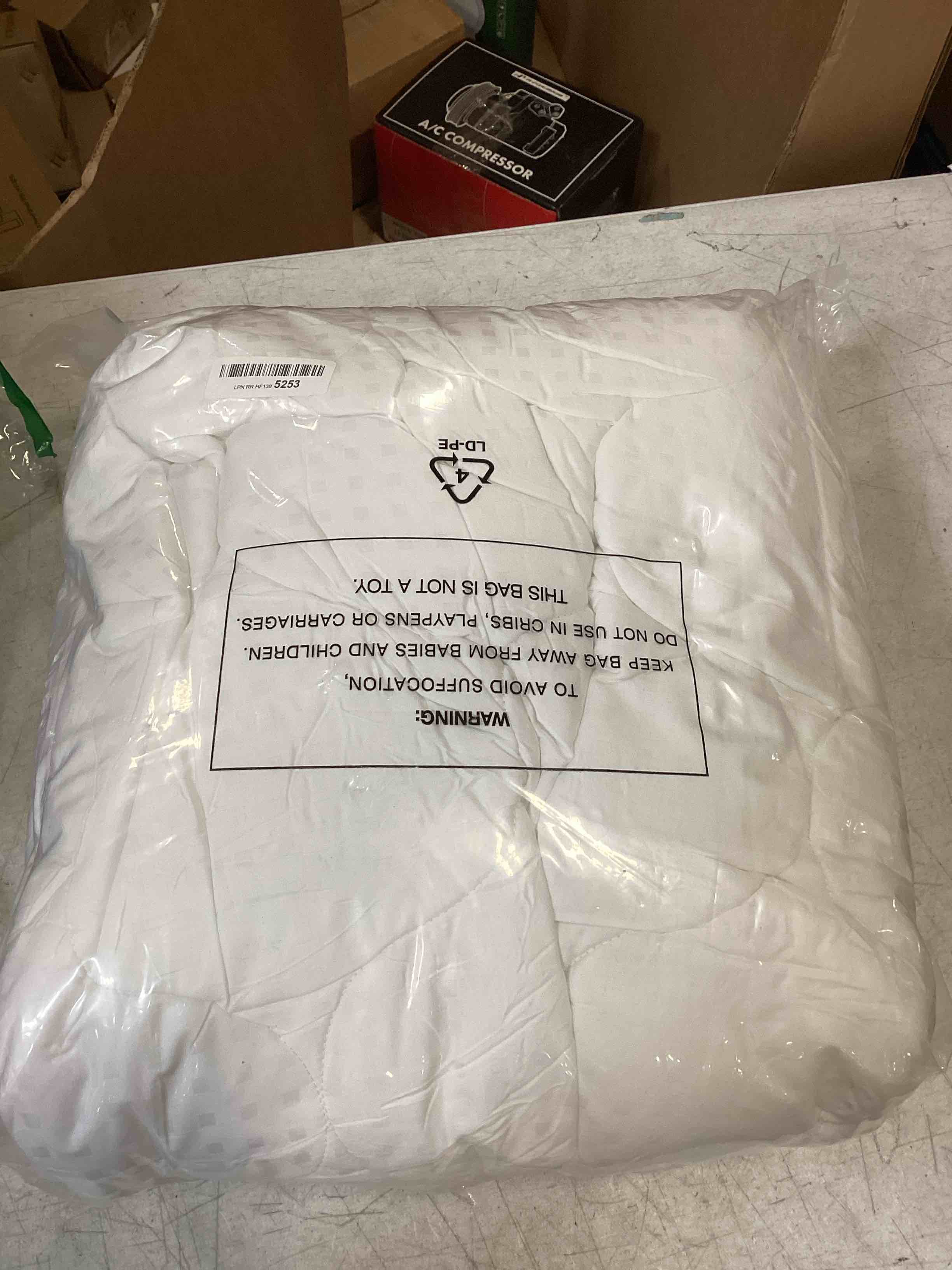 https://s3.amazonaws.com/lotting-images-prod/bidfta/YEL6496652_1718299008967.jpeg