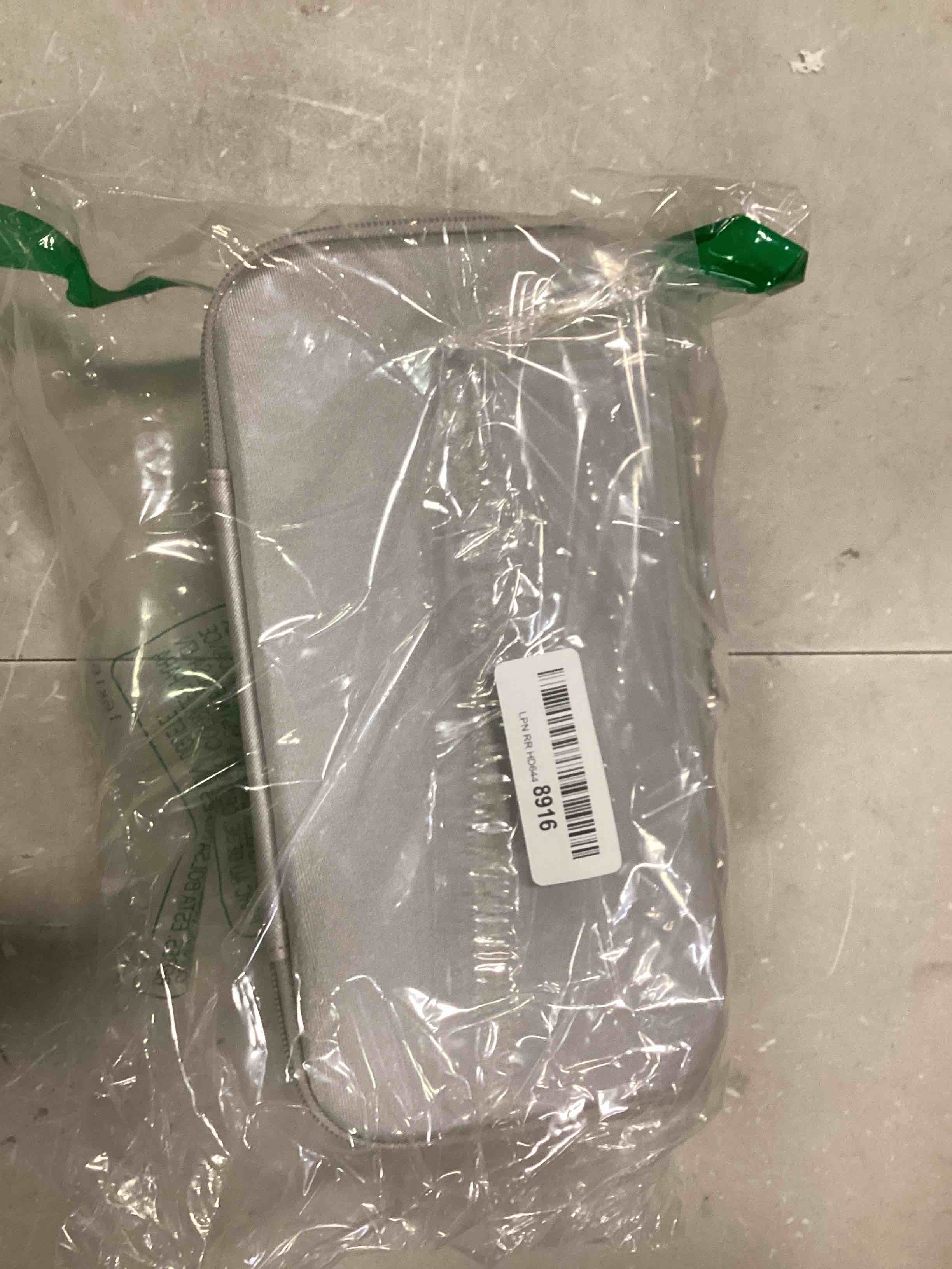 https://s3.amazonaws.com/lotting-images-prod/bidfta/YEL6496964_1716993613586.jpeg