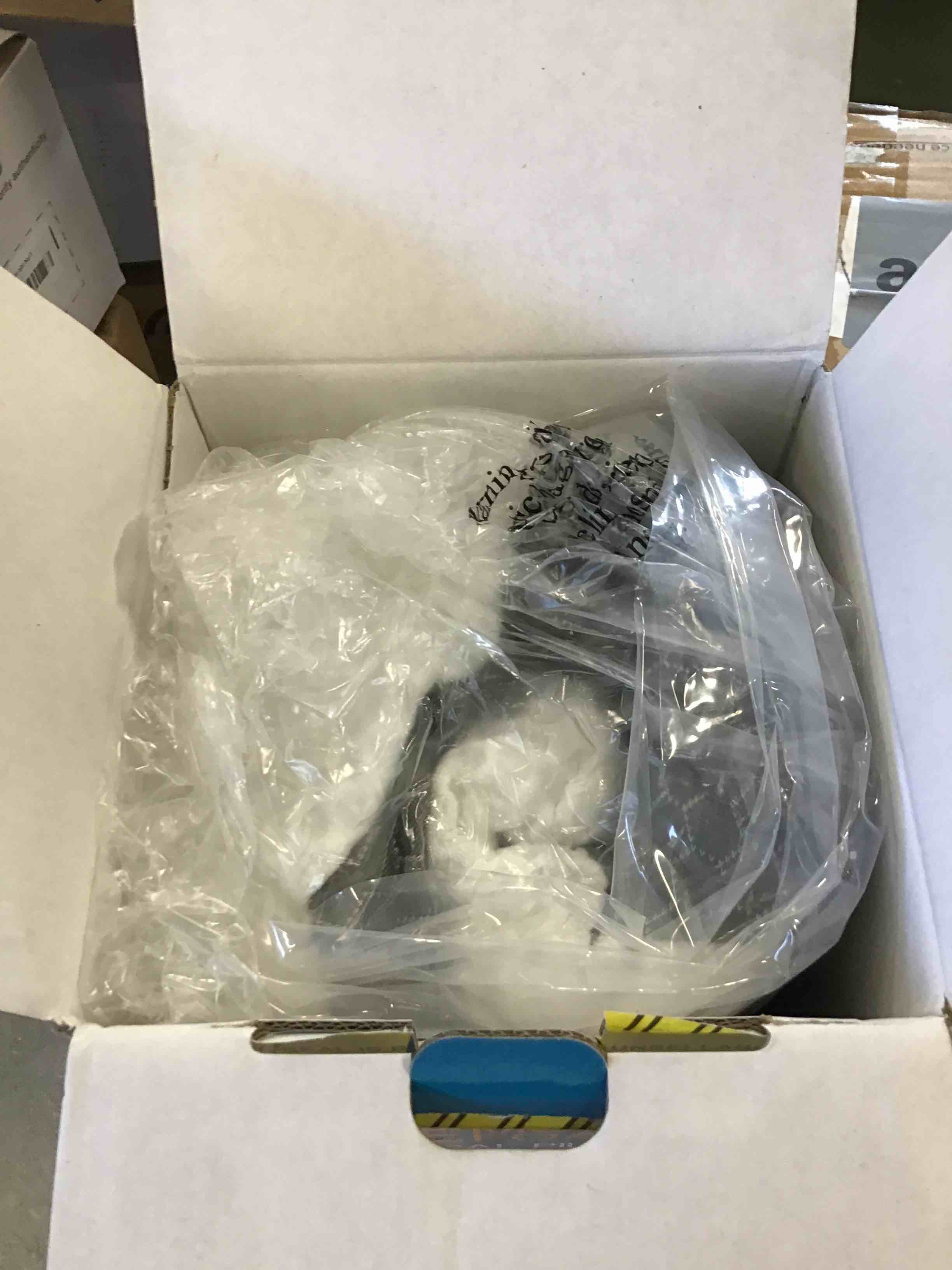 https://s3.amazonaws.com/lotting-images-prod/bidfta/YEL6499199_1718458472853.jpeg