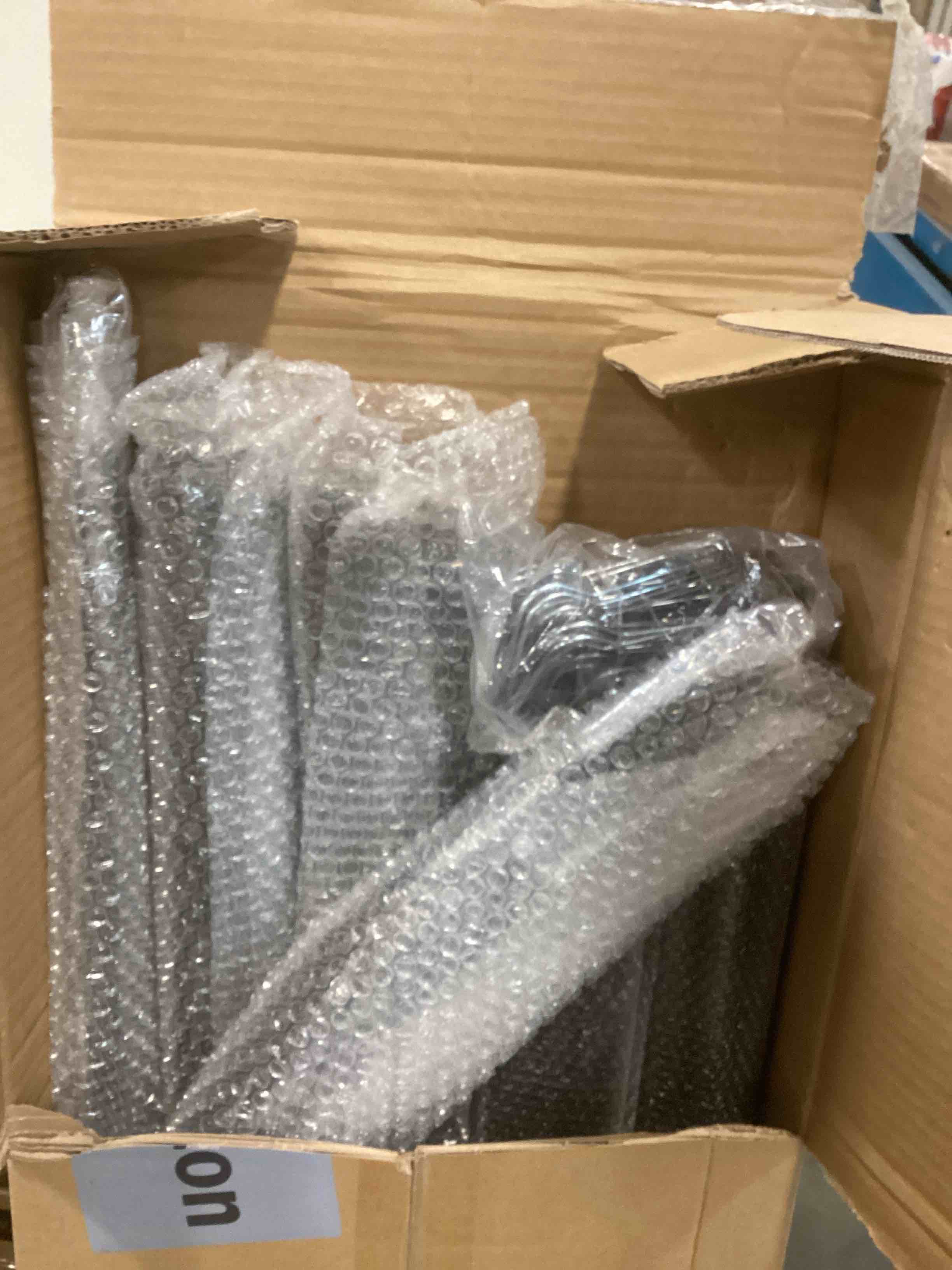 https://s3.amazonaws.com/lotting-images-prod/bidfta/YEL6499947_1716570618732.jpeg