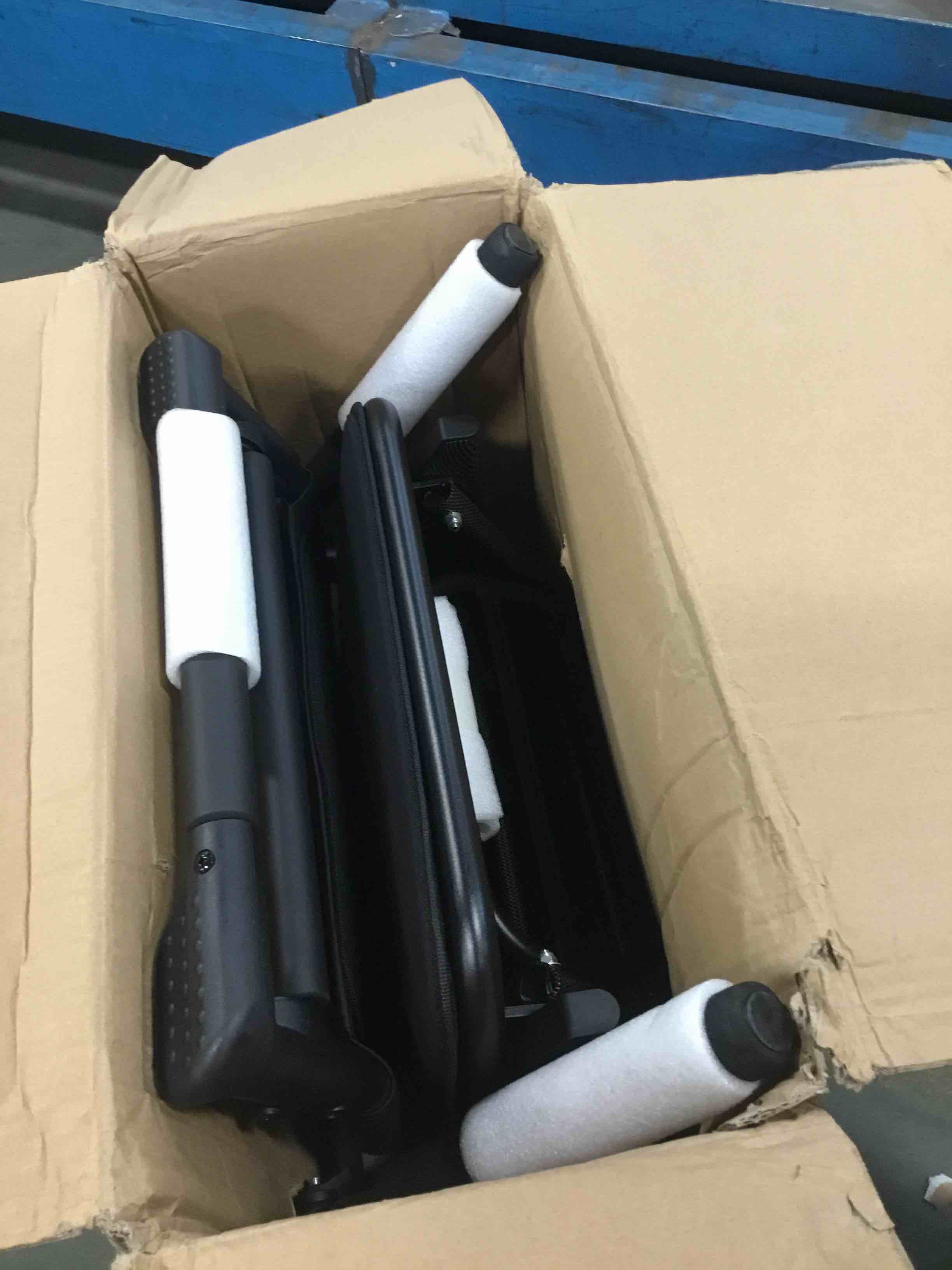 https://s3.amazonaws.com/lotting-images-prod/bidfta/YEL6500149_1716908381337.jpeg