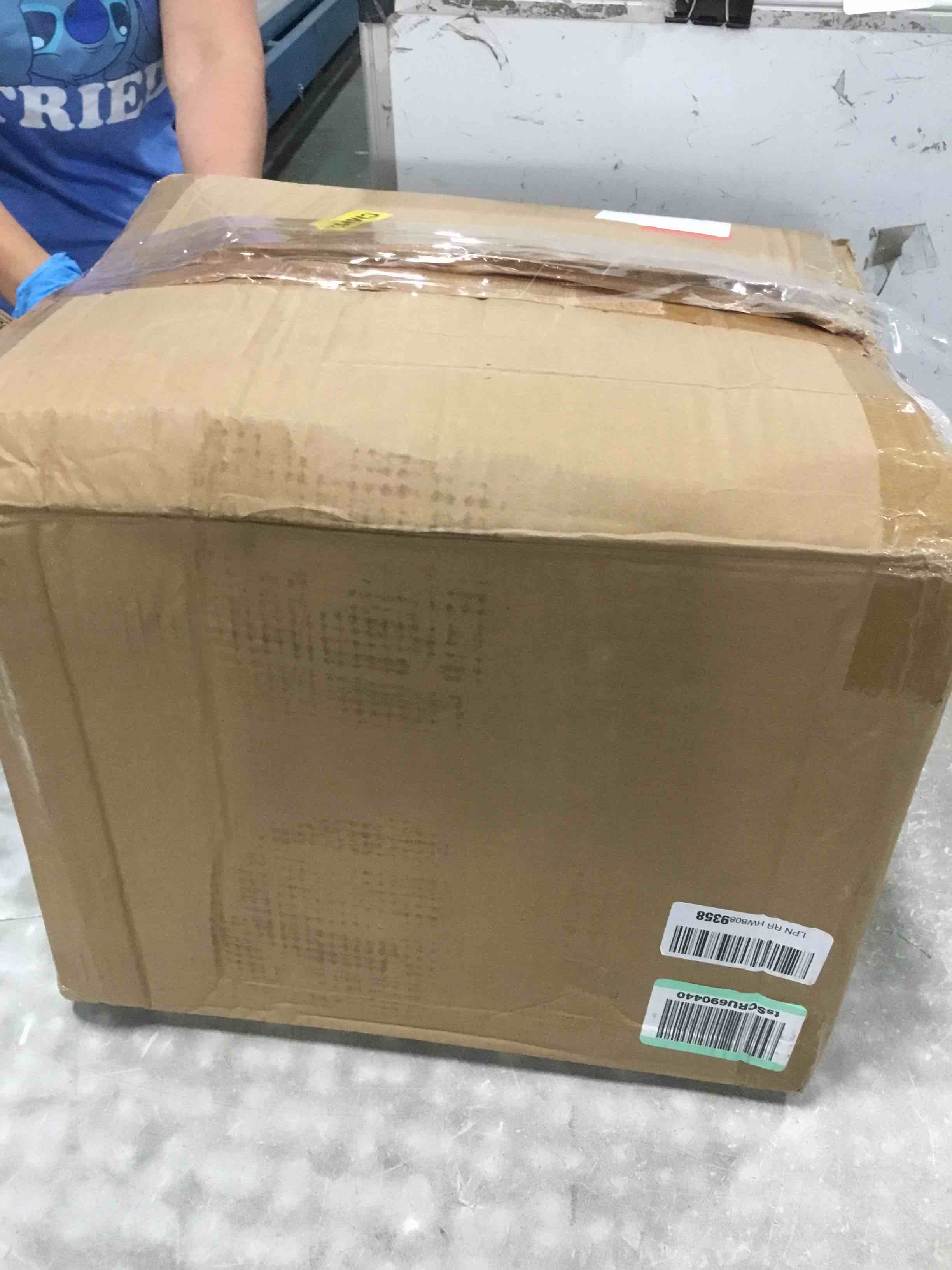 https://s3.amazonaws.com/lotting-images-prod/bidfta/YEL6500523_1717068313300.jpeg