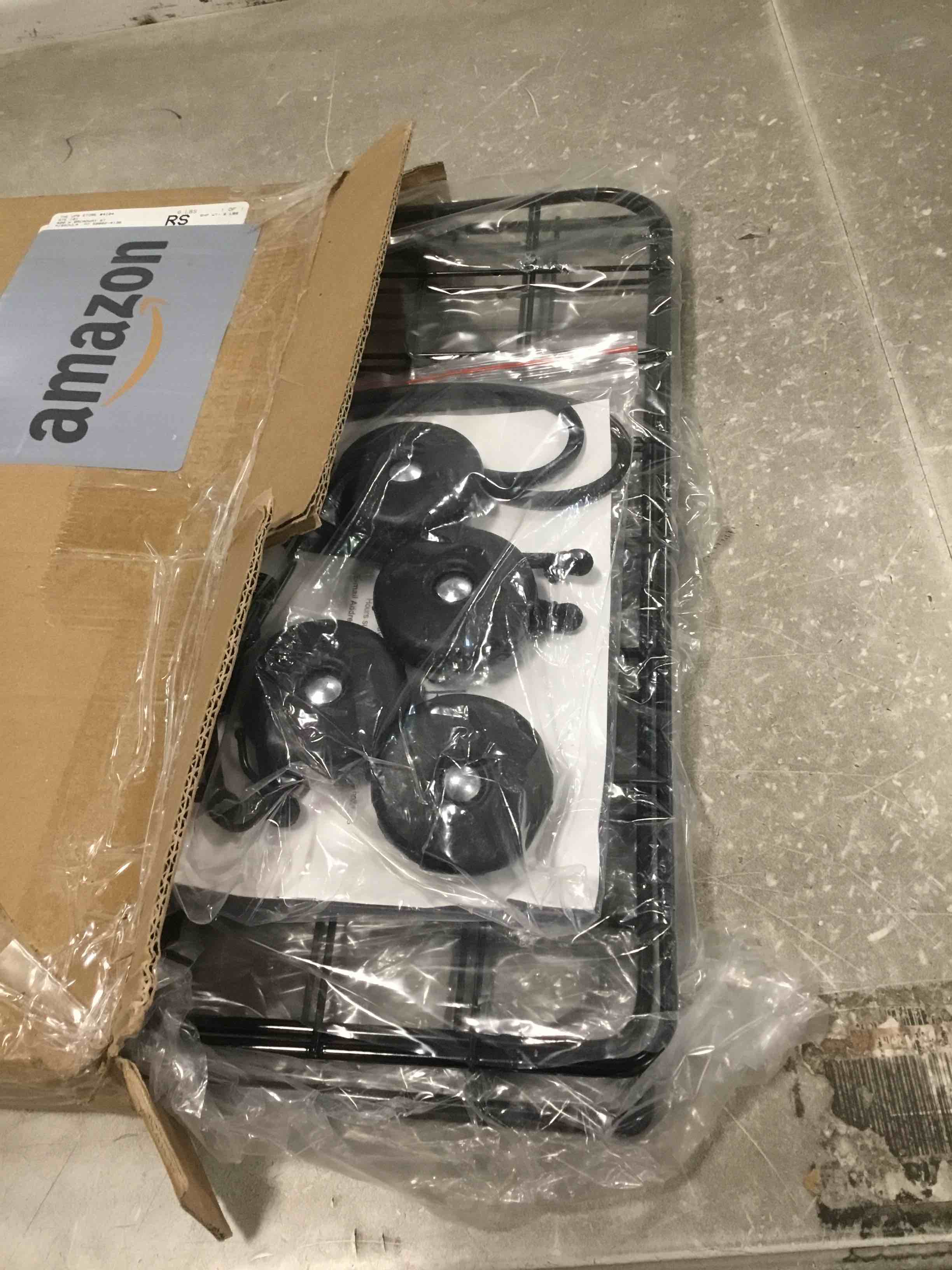 https://s3.amazonaws.com/lotting-images-prod/bidfta/YEL6500527_1717068641214.jpeg