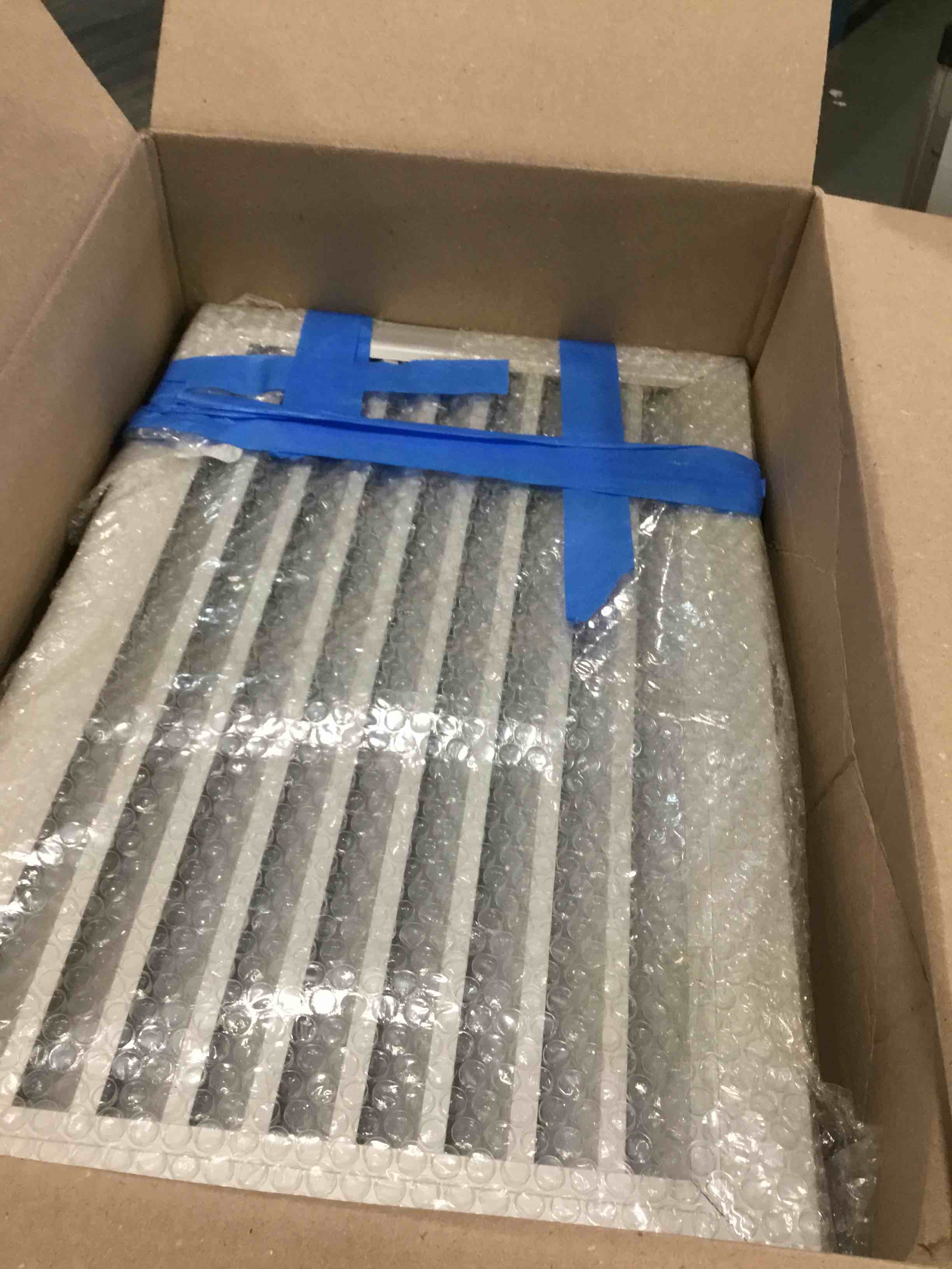 https://s3.amazonaws.com/lotting-images-prod/bidfta/YEL6500603_1717077416072.jpeg
