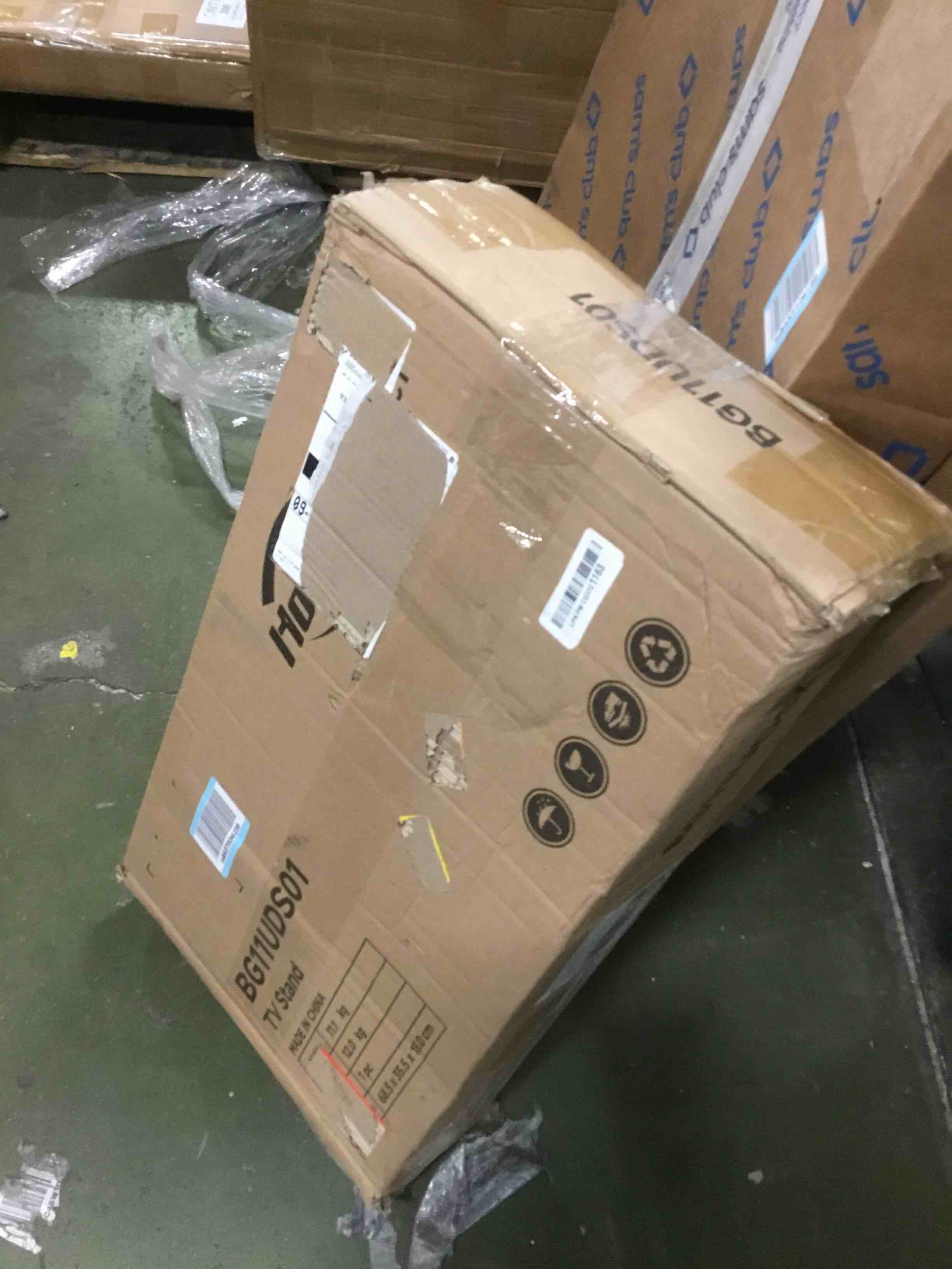 https://s3.amazonaws.com/lotting-images-prod/bidfta/YEL6500875_1717170697818.jpeg