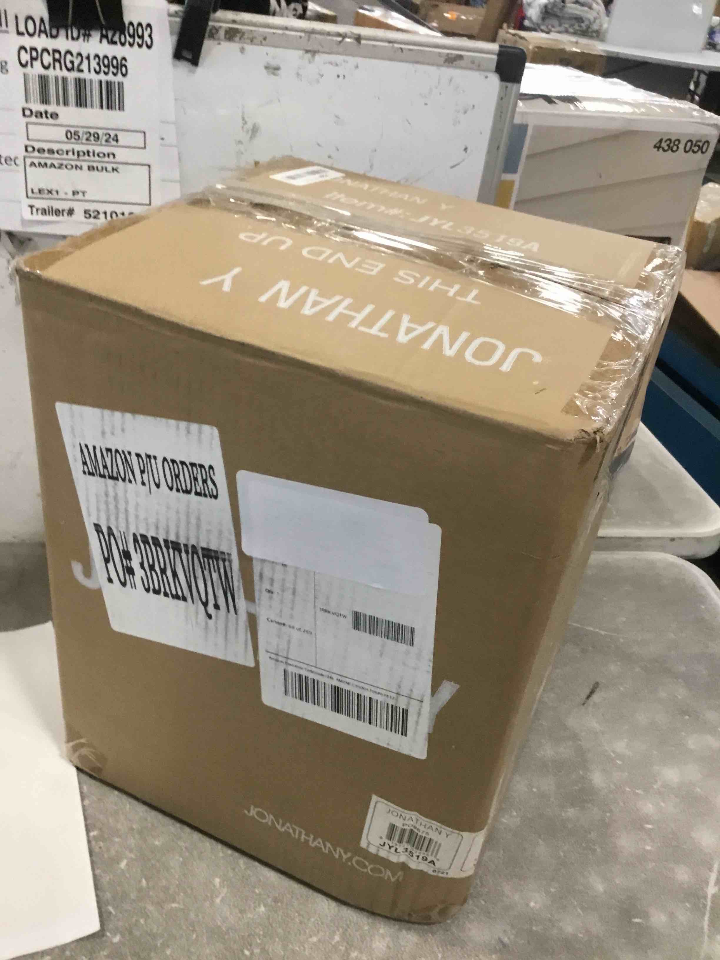 https://s3.amazonaws.com/lotting-images-prod/bidfta/YEL6501048_1717250262831.jpeg