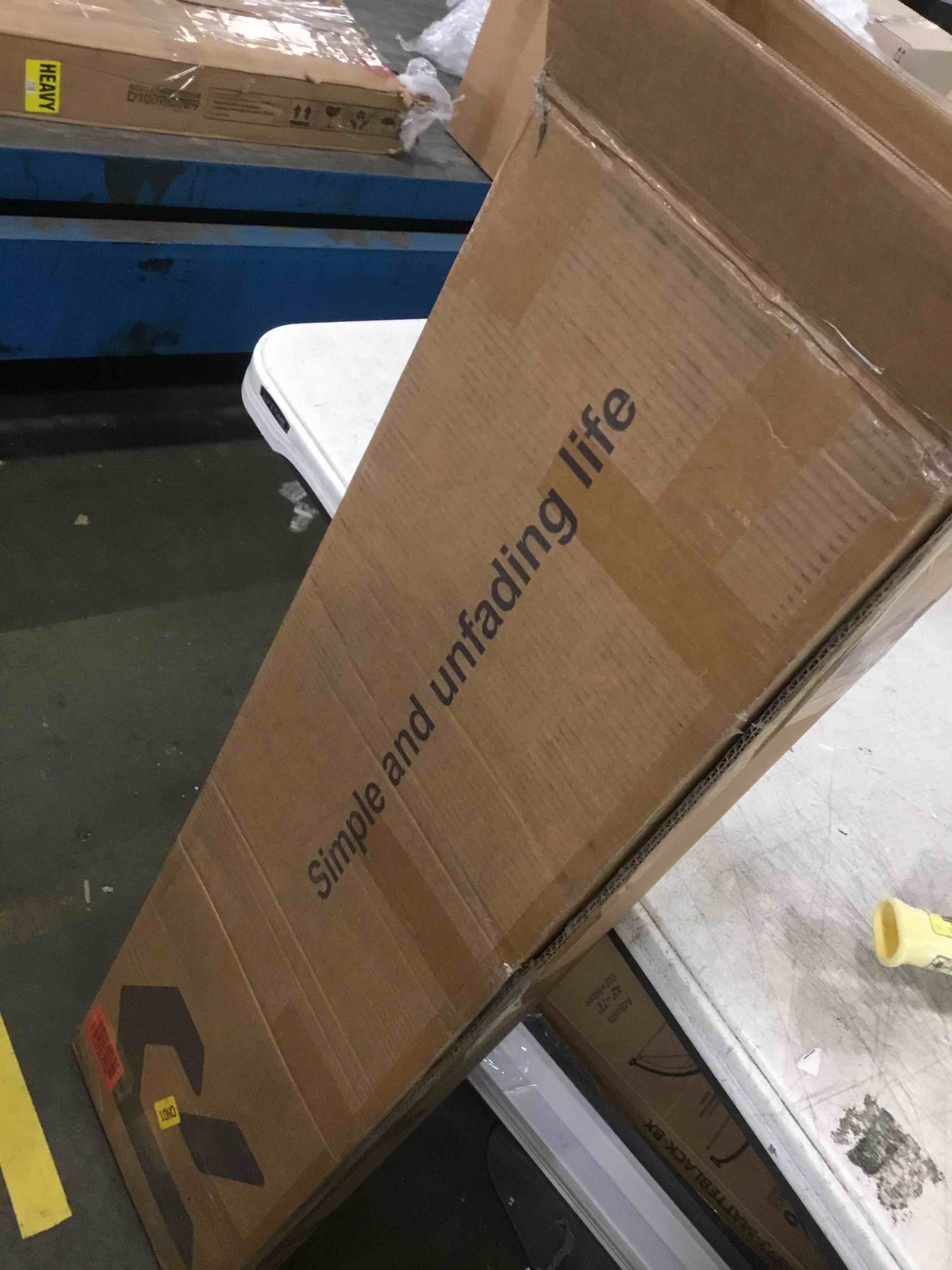 https://s3.amazonaws.com/lotting-images-prod/bidfta/YEL6501329_1717602623144.jpeg