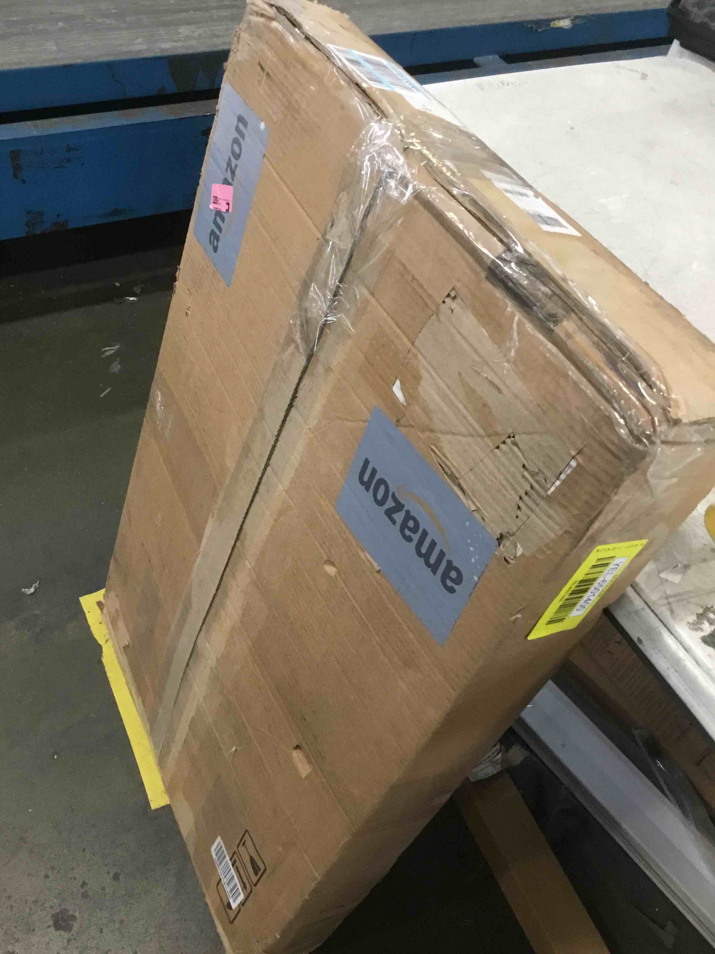 https://s3.amazonaws.com/lotting-images-prod/bidfta/YEL6501400_1717613331753.jpeg