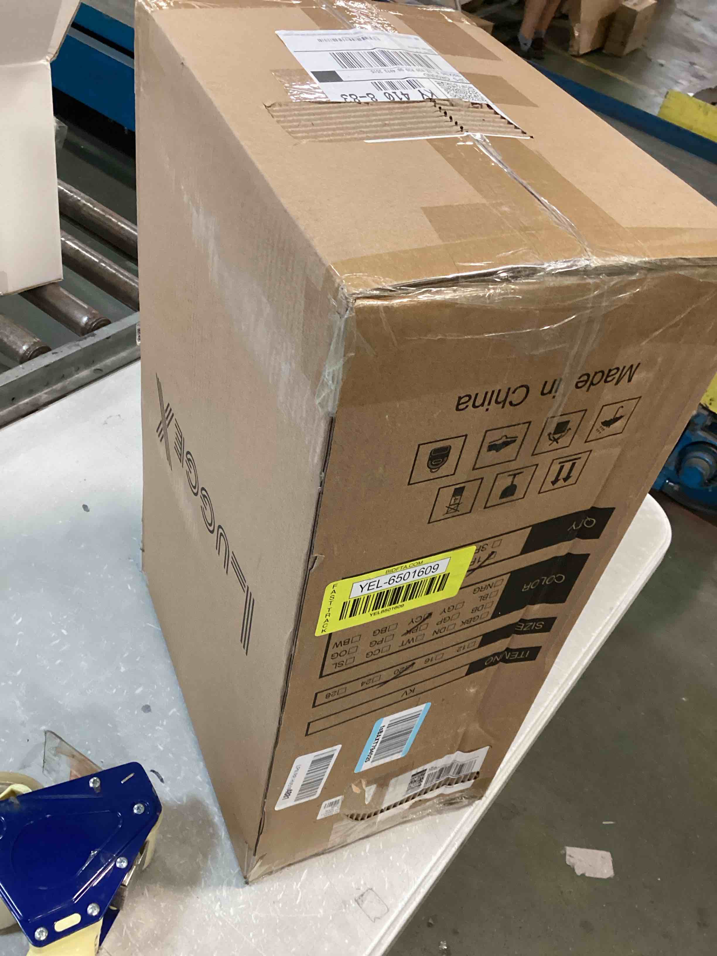 https://s3.amazonaws.com/lotting-images-prod/bidfta/YEL6501609_1716899688507.jpeg