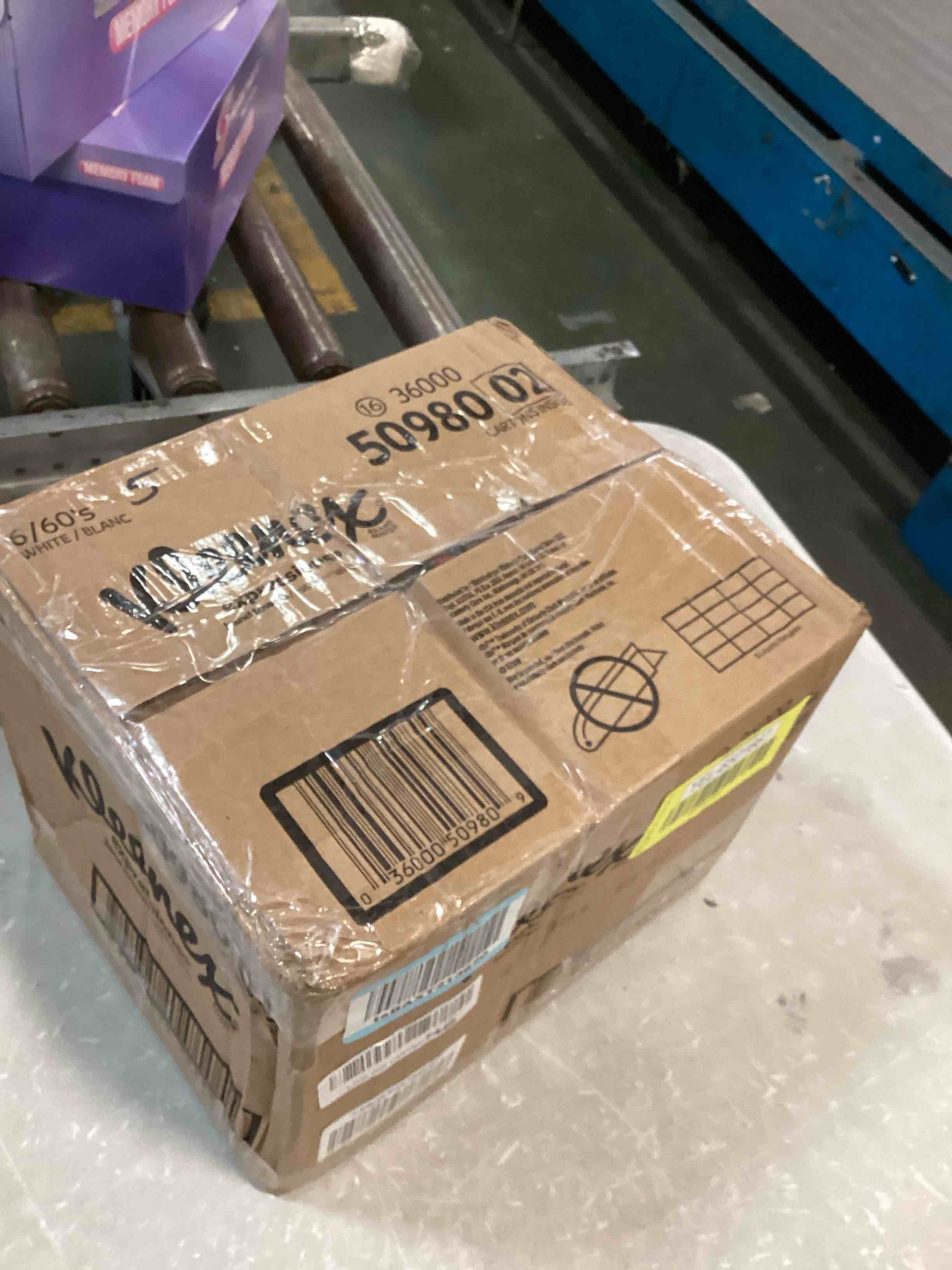 https://s3.amazonaws.com/lotting-images-prod/bidfta/YEL6501667_1716908253956.jpeg