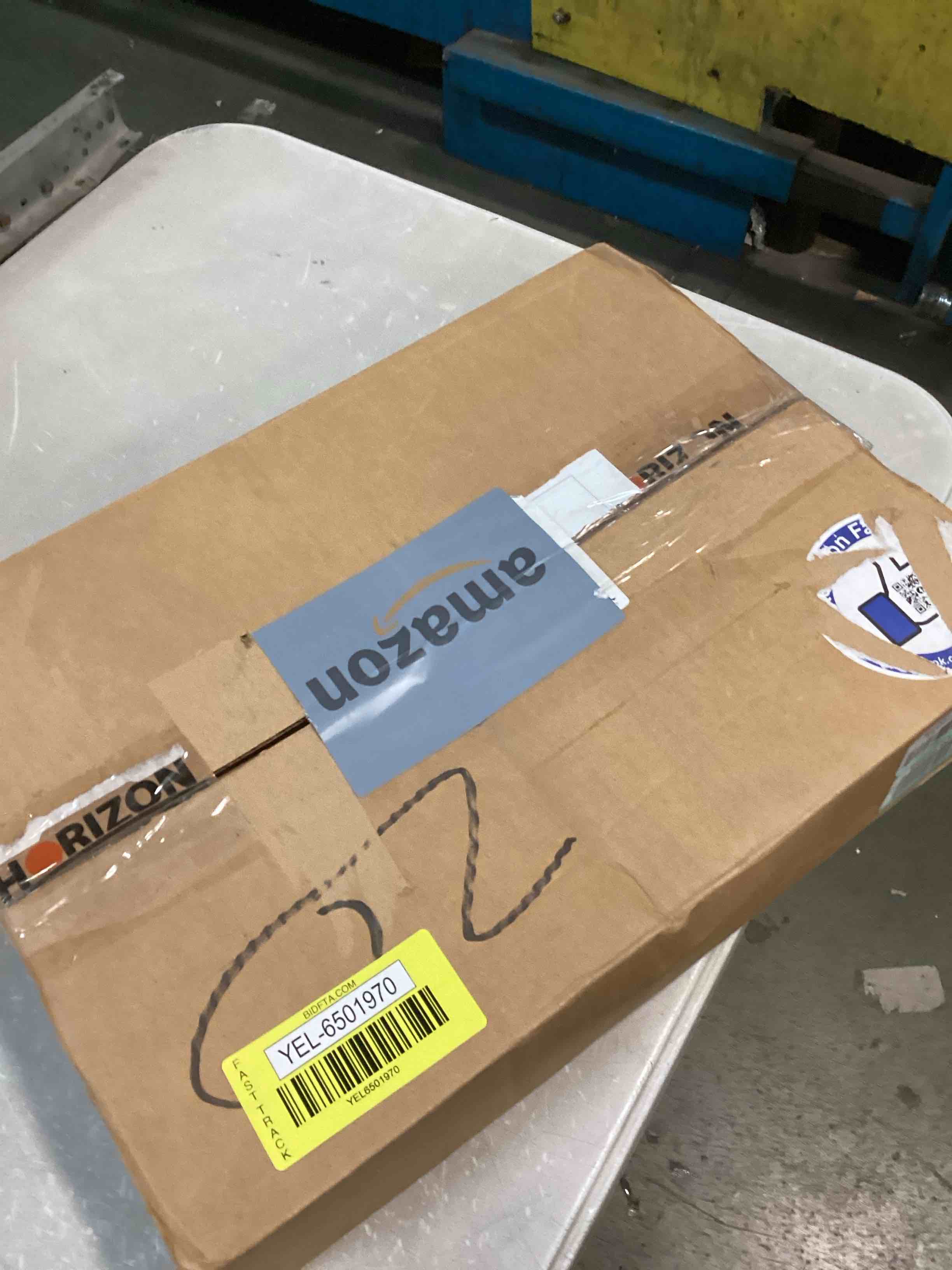 https://s3.amazonaws.com/lotting-images-prod/bidfta/YEL6501970_1716998877447.jpeg