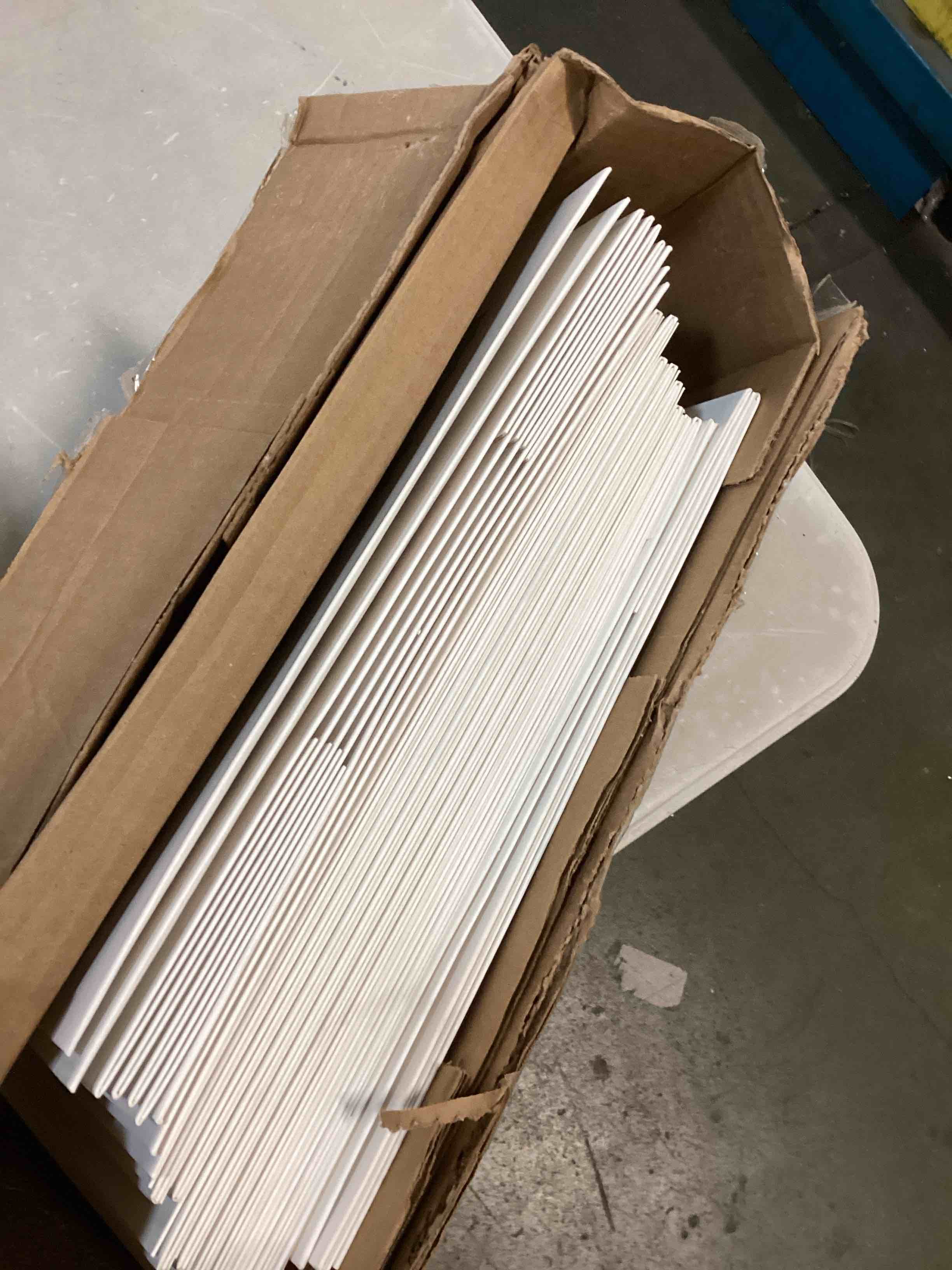 https://s3.amazonaws.com/lotting-images-prod/bidfta/YEL6502127_1717075987935.jpeg