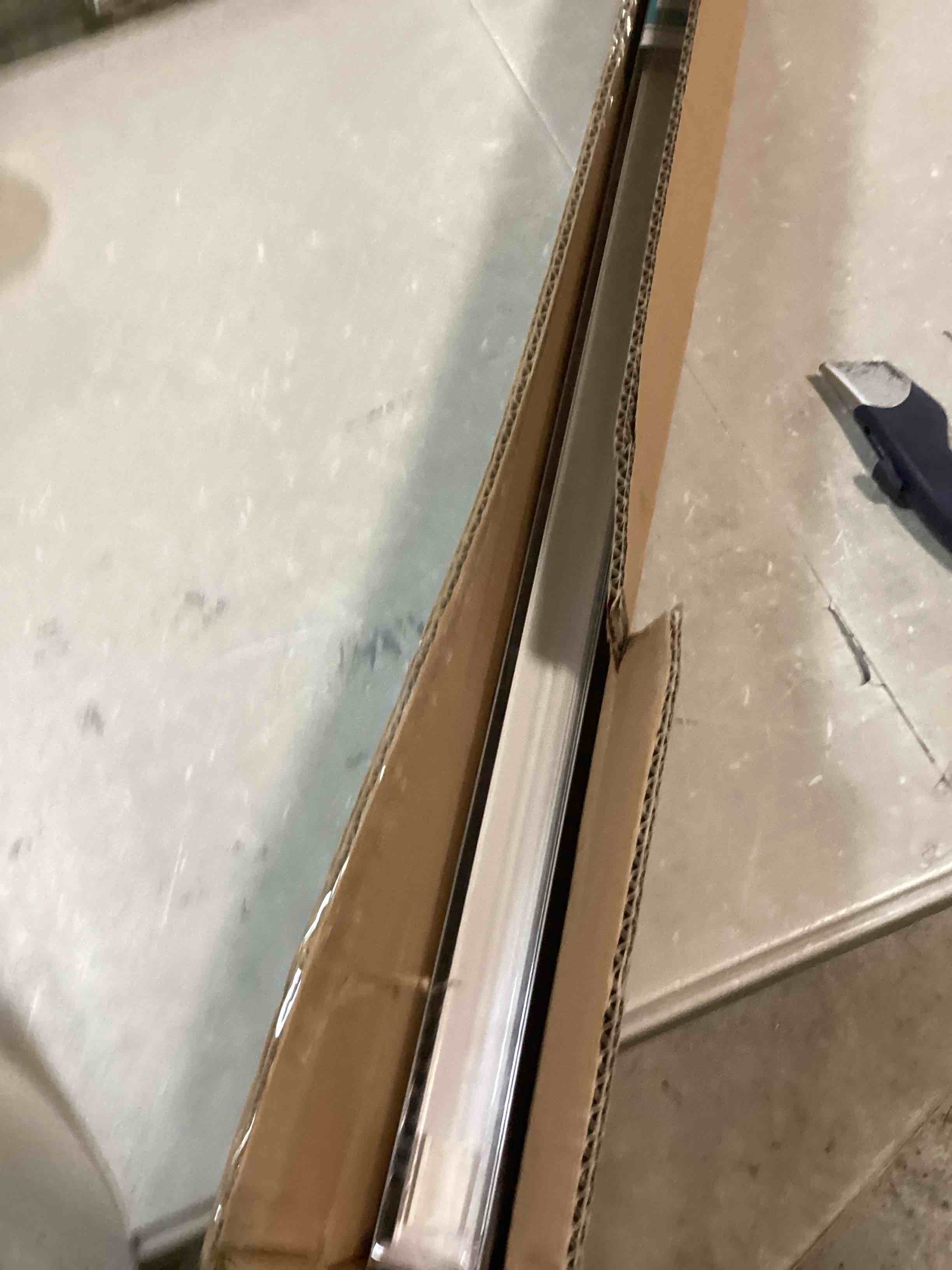 https://s3.amazonaws.com/lotting-images-prod/bidfta/YEL6502200_1717083899680.jpeg