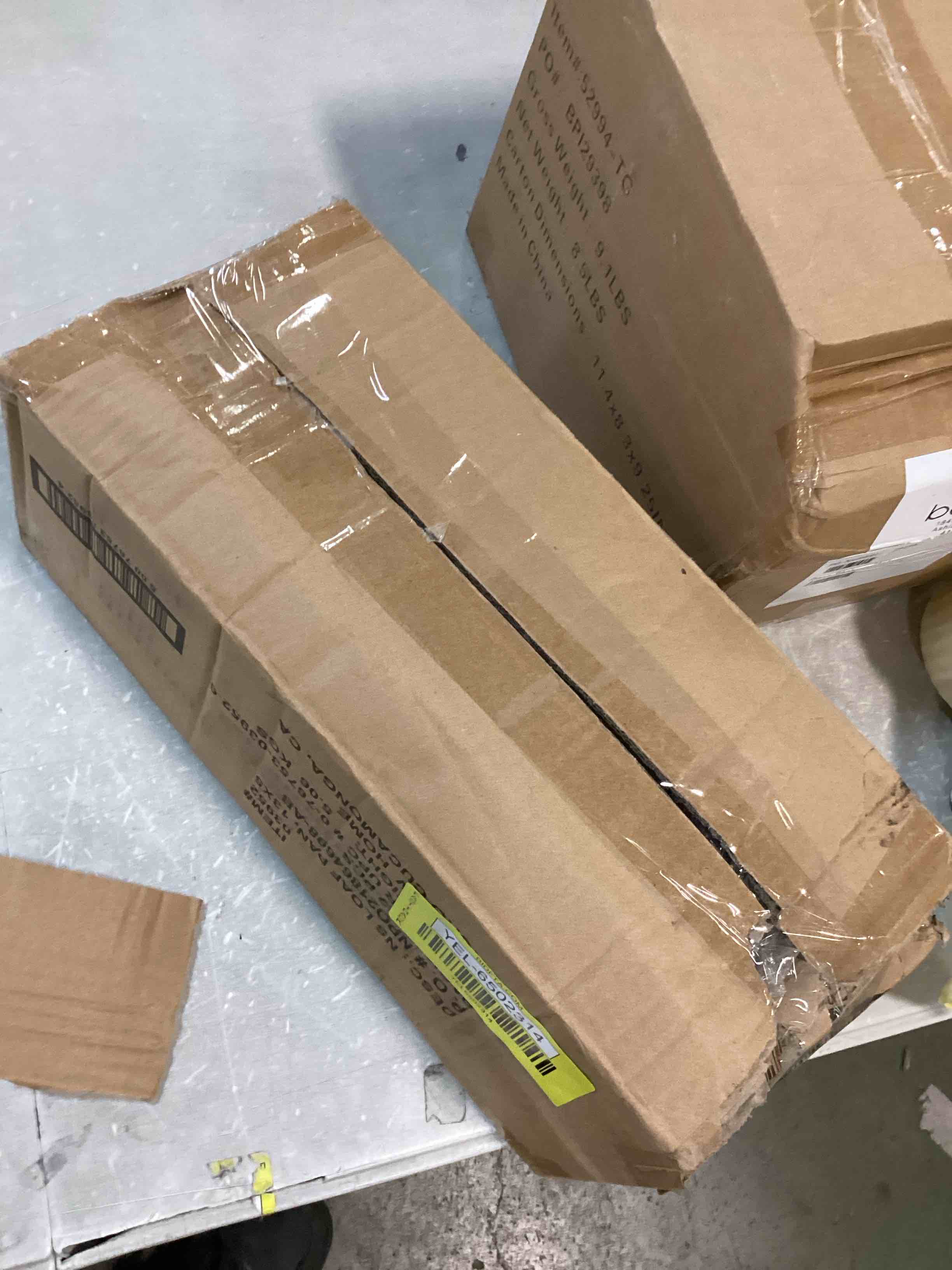 https://s3.amazonaws.com/lotting-images-prod/bidfta/YEL6502314_1717099903315.jpeg