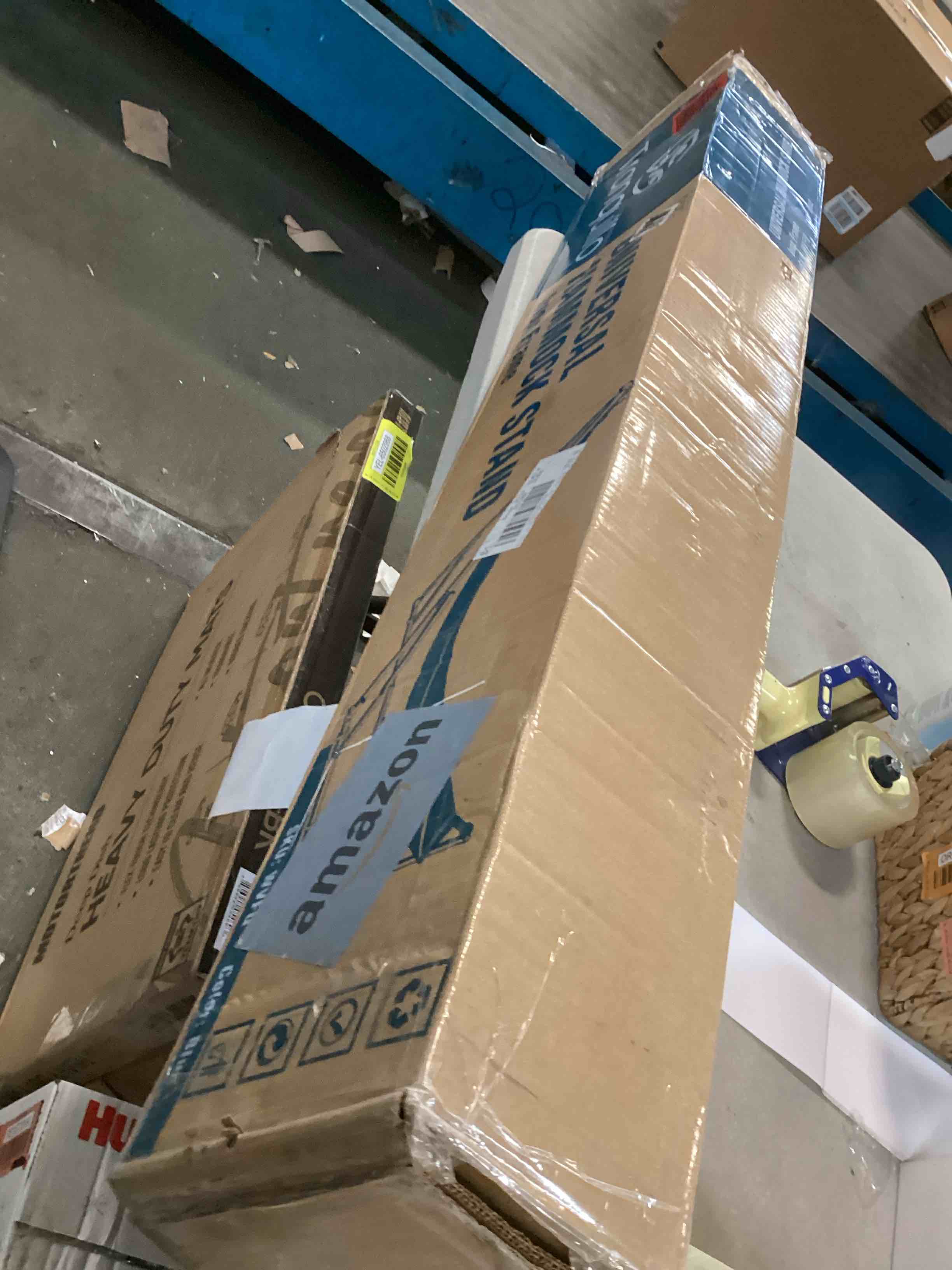https://s3.amazonaws.com/lotting-images-prod/bidfta/YEL6503039_1716576227926.jpeg