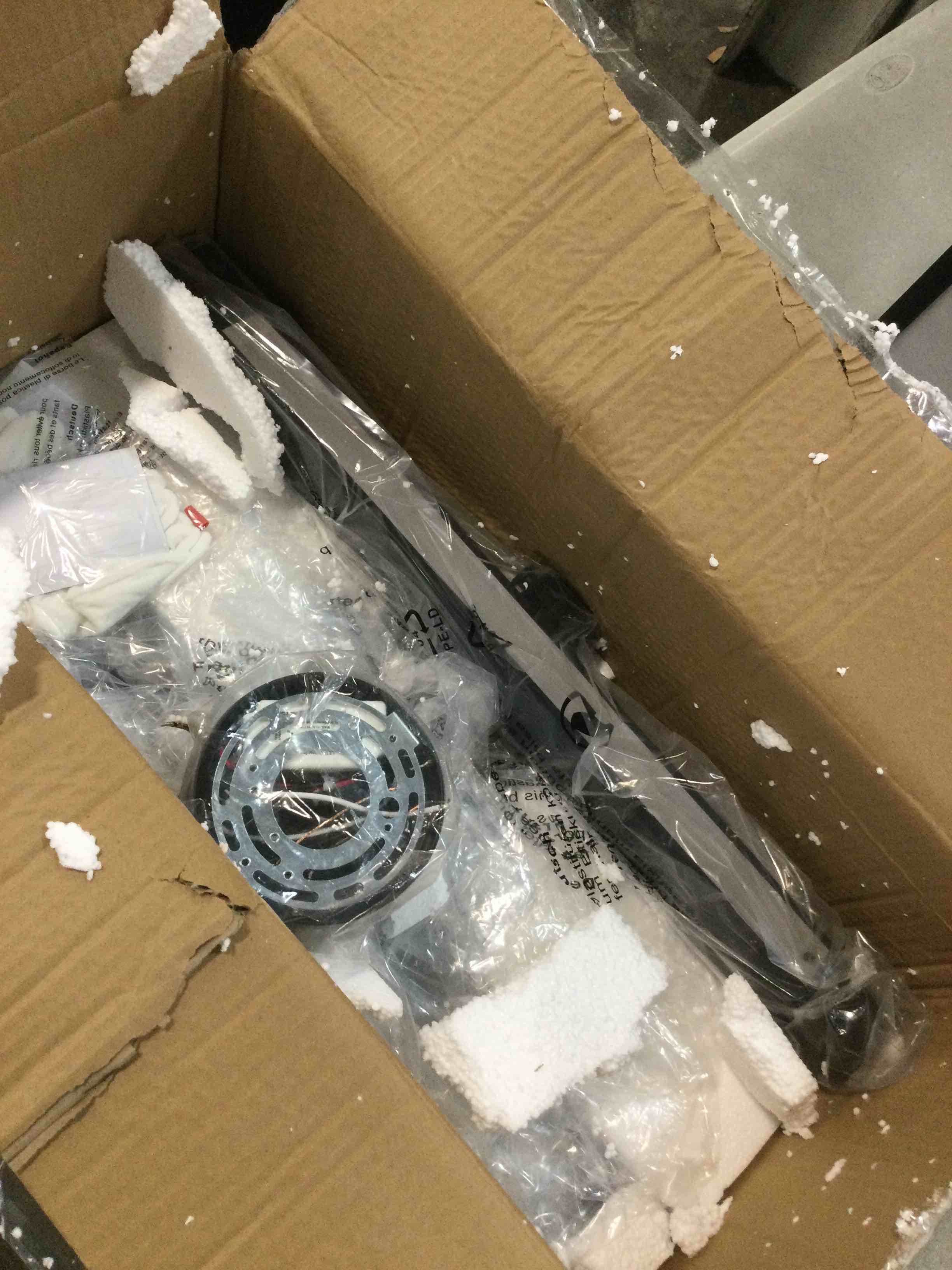 https://s3.amazonaws.com/lotting-images-prod/bidfta/YEL6503131_1716643960341.jpeg