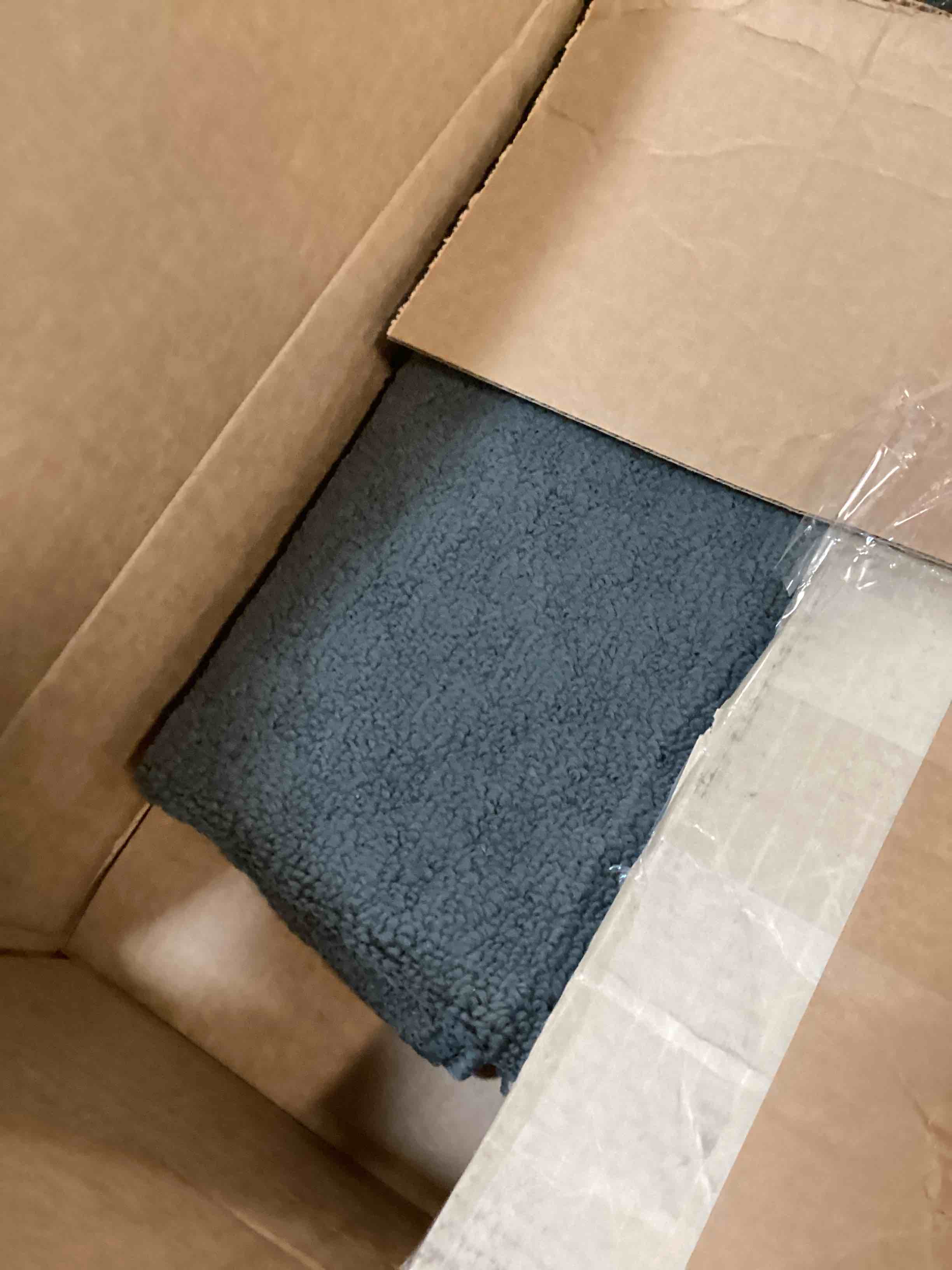 https://s3.amazonaws.com/lotting-images-prod/bidfta/YEL6503270_1716897679026.jpeg