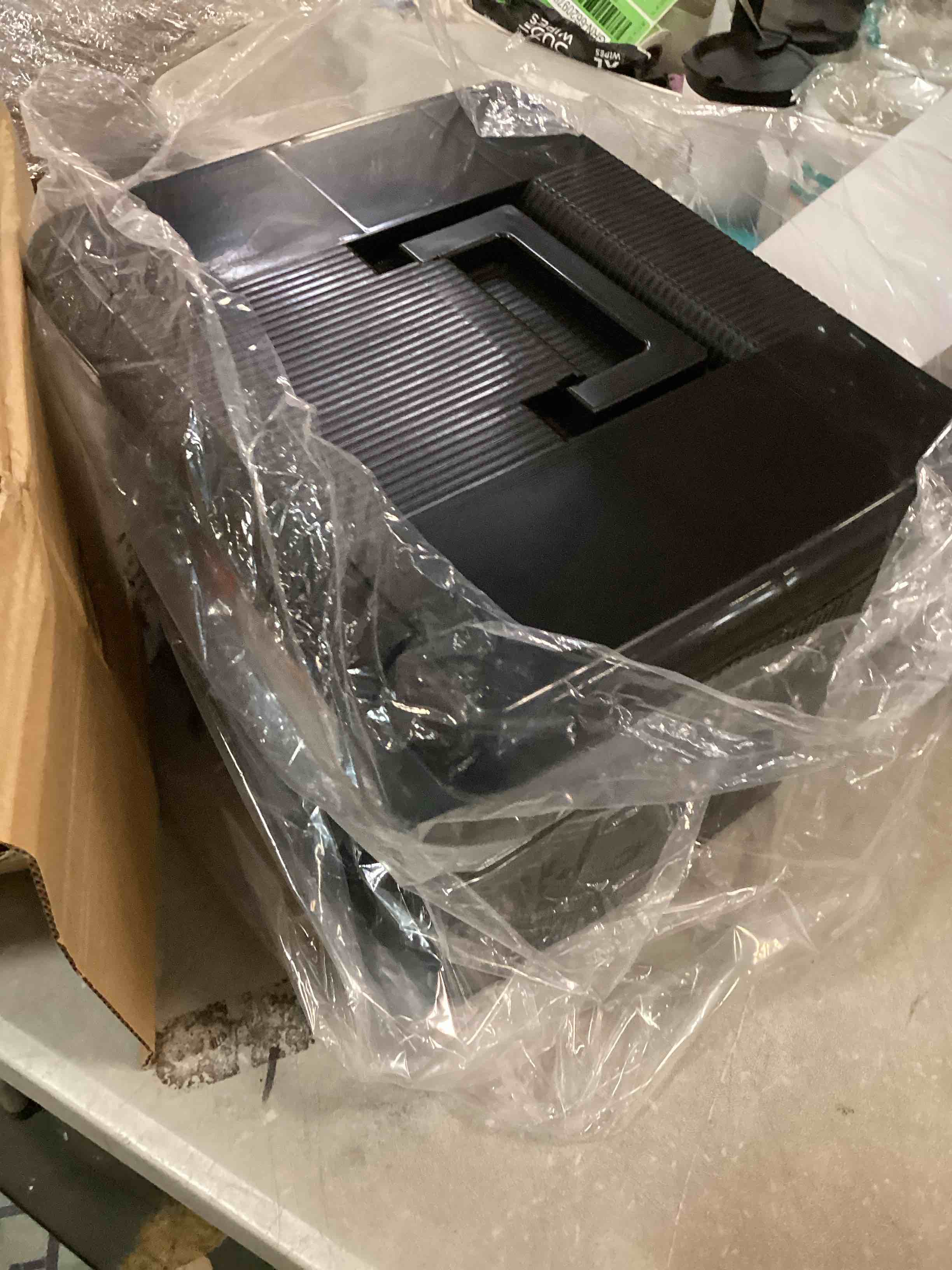 https://s3.amazonaws.com/lotting-images-prod/bidfta/YEL6503405_1716922377874.jpeg