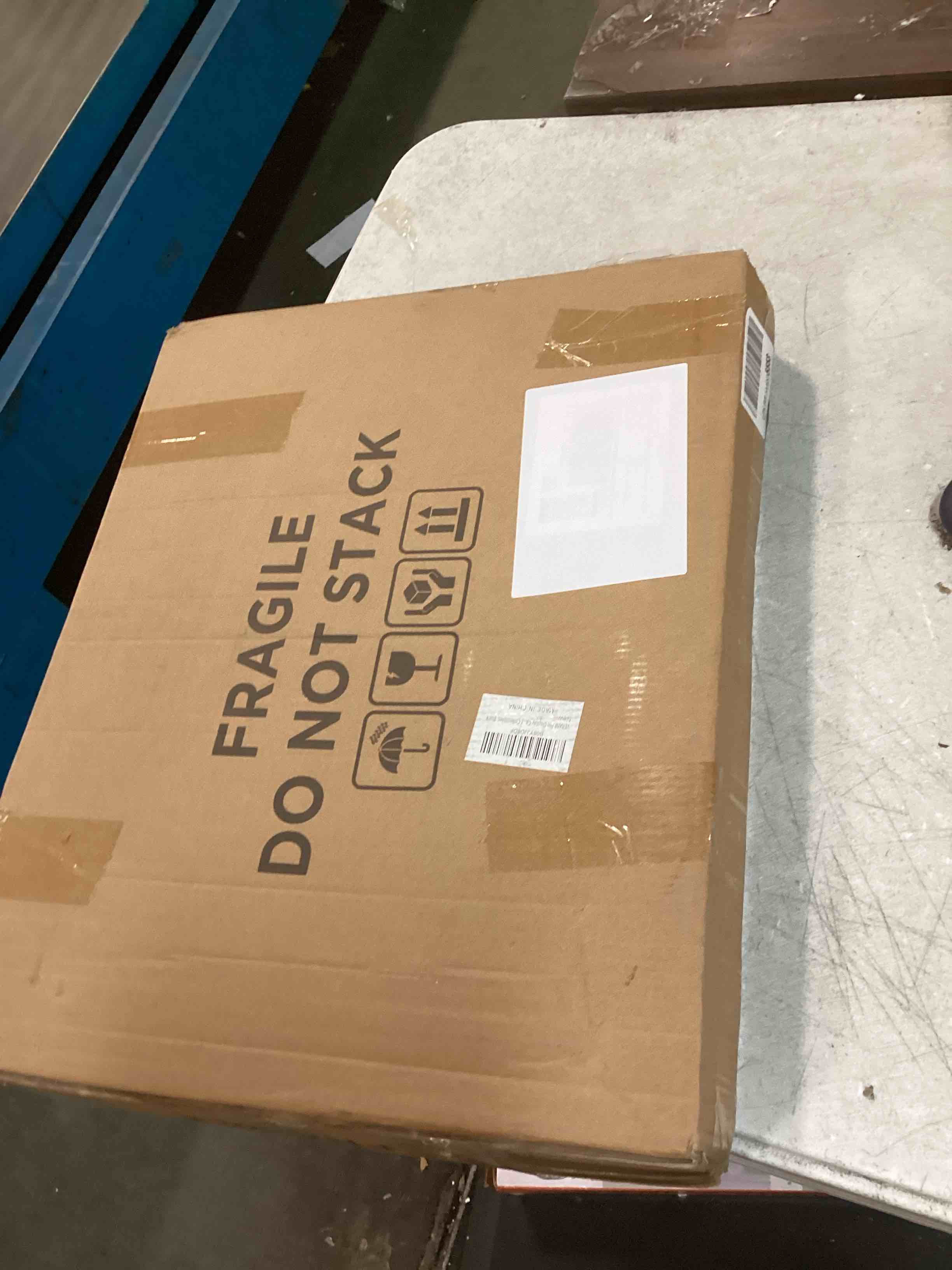 https://s3.amazonaws.com/lotting-images-prod/bidfta/YEL6503612_1717004554543.jpeg
