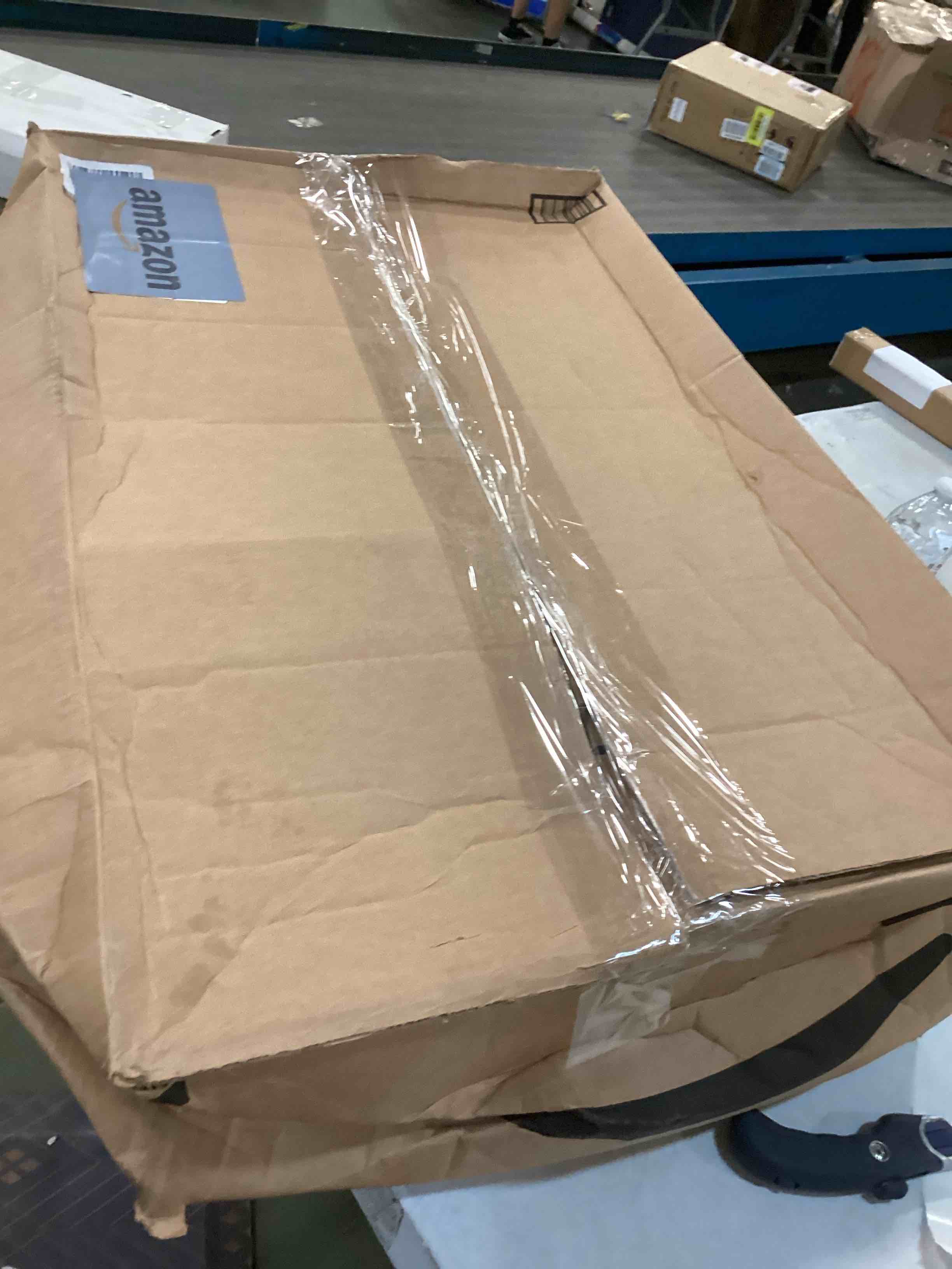 https://s3.amazonaws.com/lotting-images-prod/bidfta/YEL6504224_1717240578849.jpeg