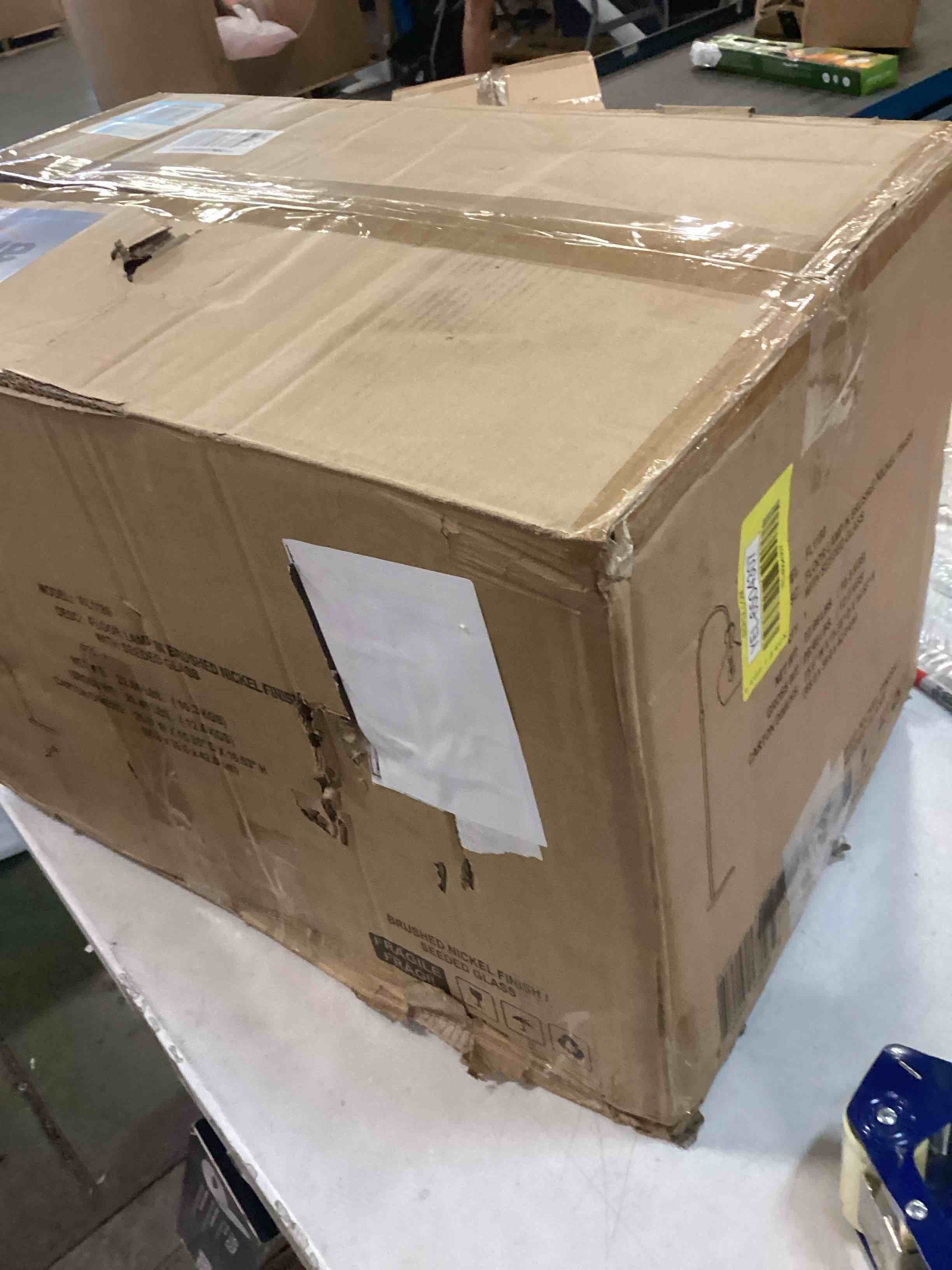 https://s3.amazonaws.com/lotting-images-prod/bidfta/YEL6504307_1717250141839.jpeg
