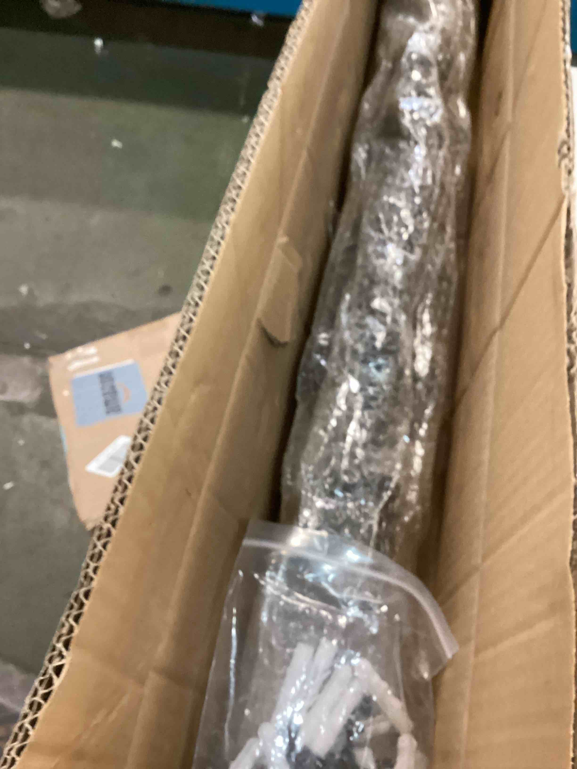 https://s3.amazonaws.com/lotting-images-prod/bidfta/YEL6504402_1717258530352.jpeg