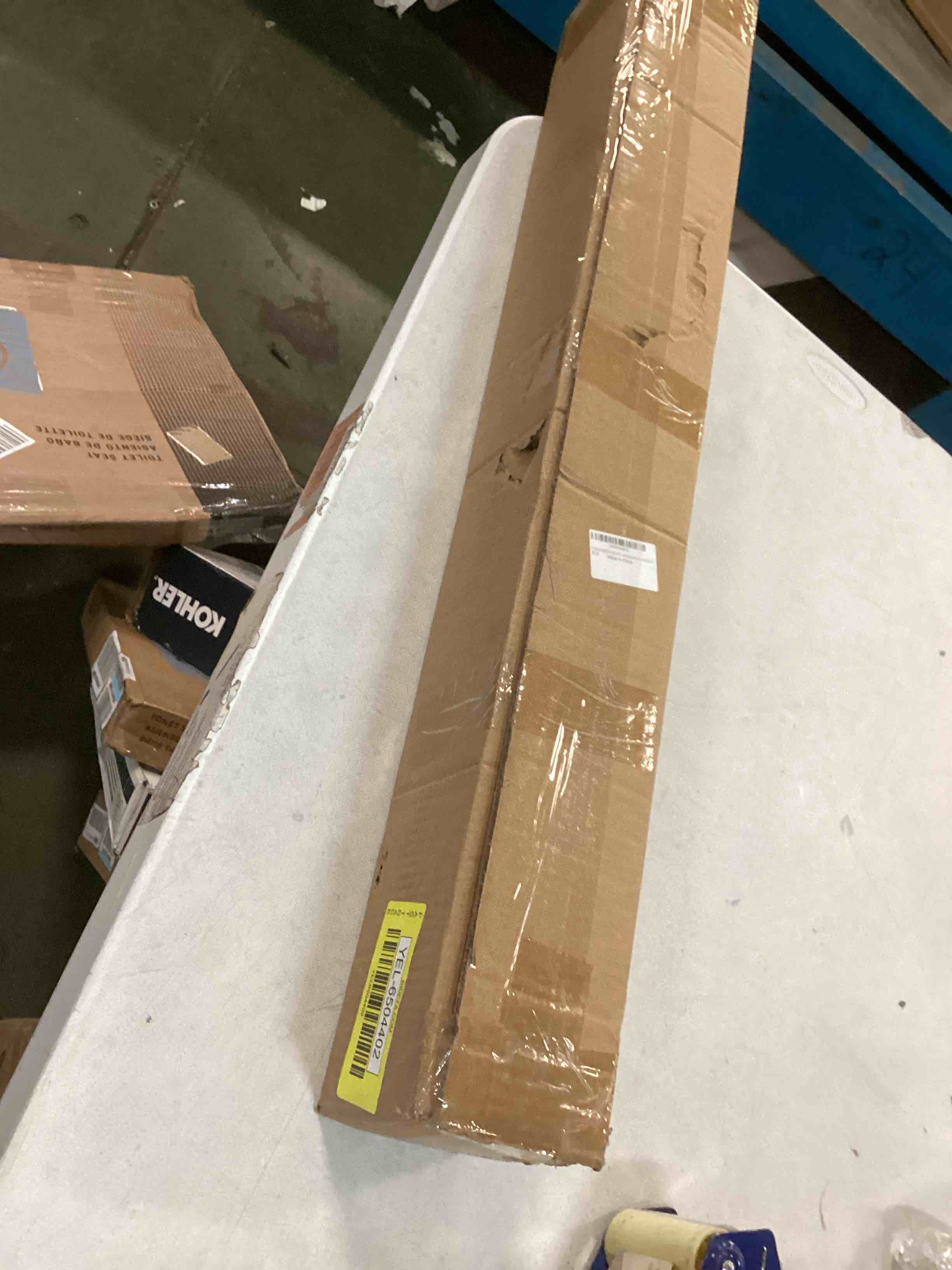 https://s3.amazonaws.com/lotting-images-prod/bidfta/YEL6504402_1717258540826.jpeg