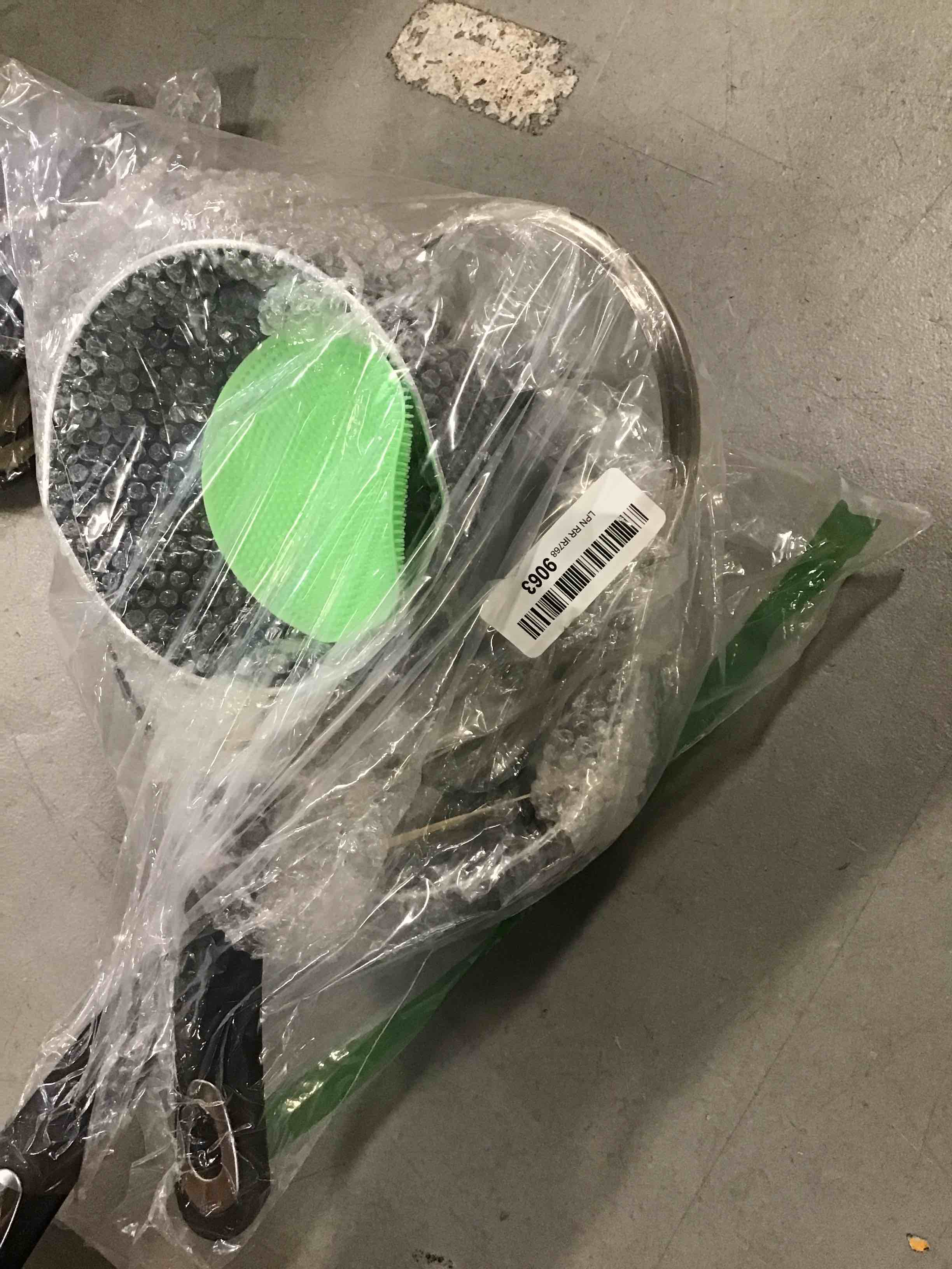 https://s3.amazonaws.com/lotting-images-prod/bidfta/YEL6504528_1716906164820.jpeg