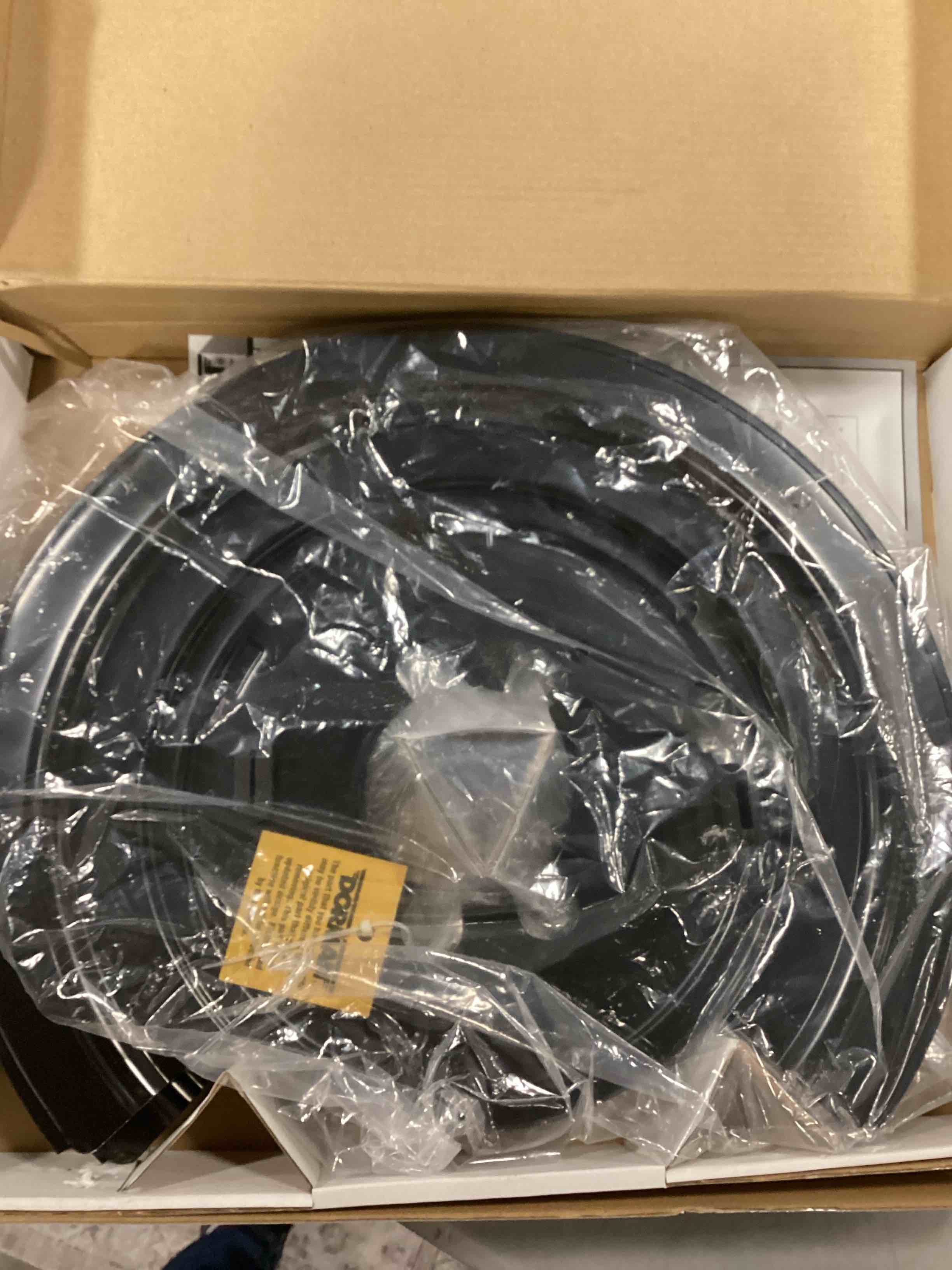 https://s3.amazonaws.com/lotting-images-prod/bidfta/YEL6504819_1716982473618.jpeg